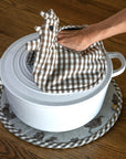 Hen Pot Pincher