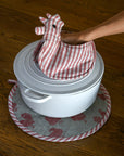 Hen Pot Pincher