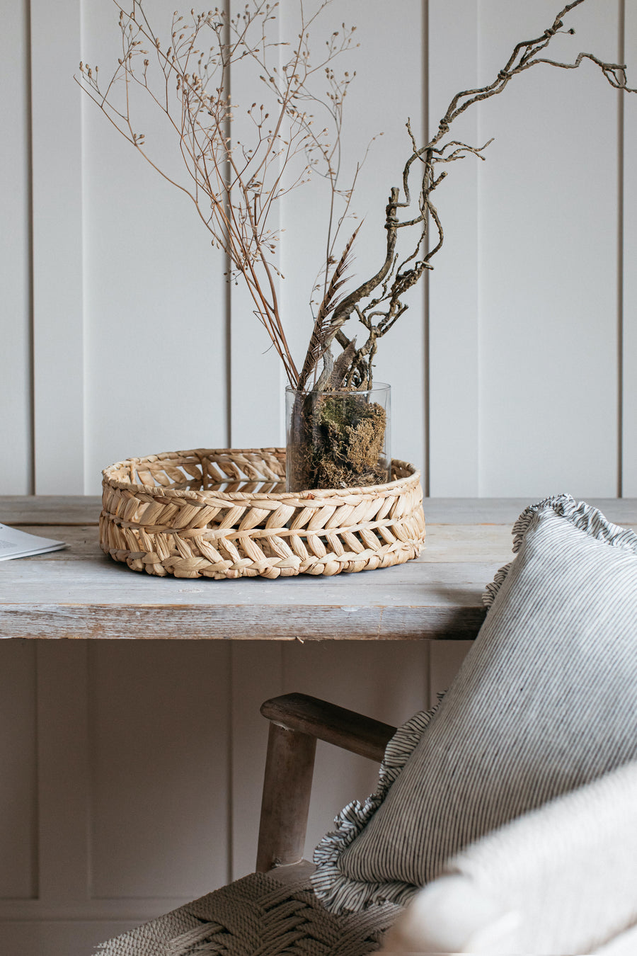 Small Venlig Round Water Hyacinth Tray