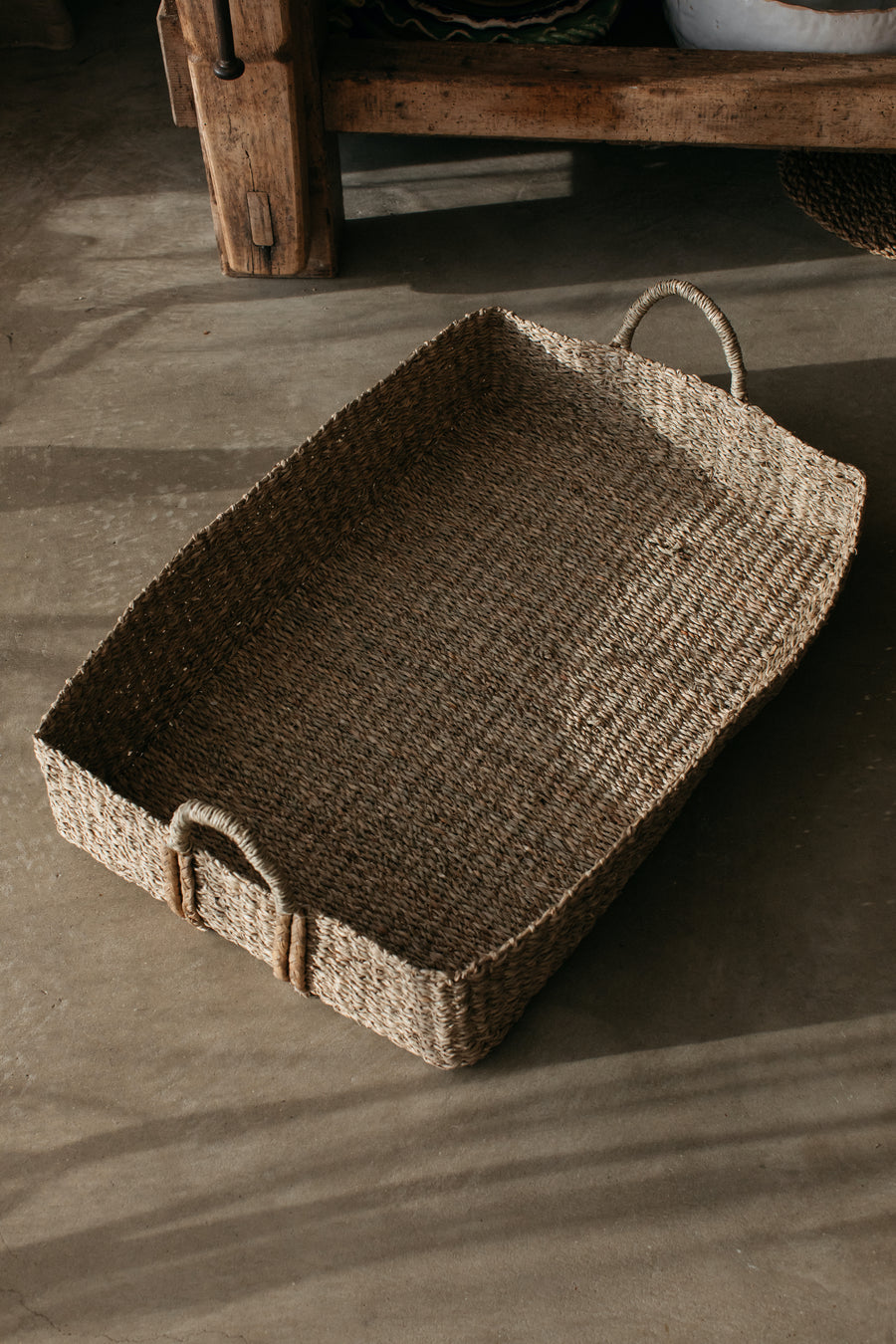 Pilvi Large Rect seagrass wide basket with plaited handles