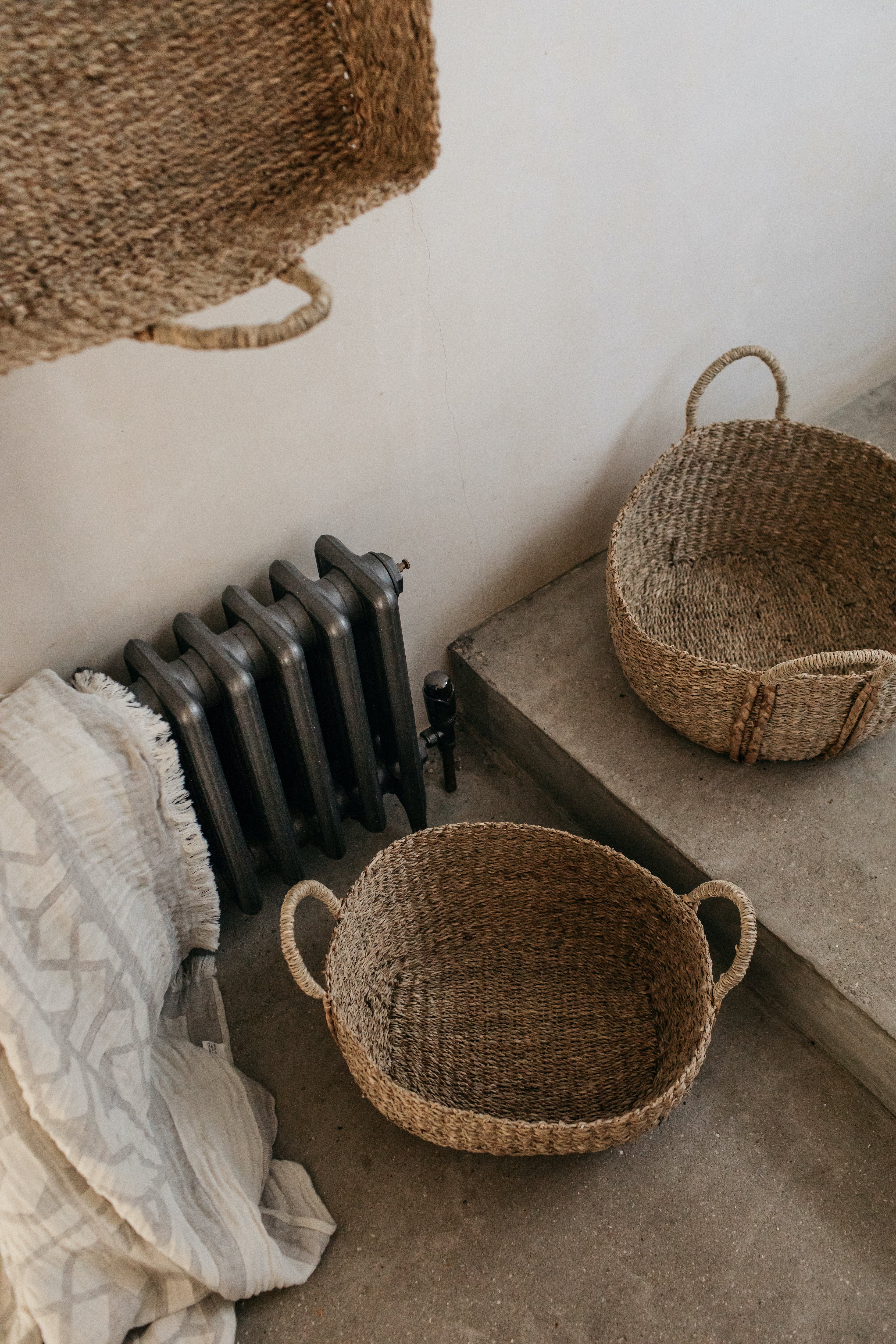 Kurv Oval Seagrass Basket with plaited handles | Small