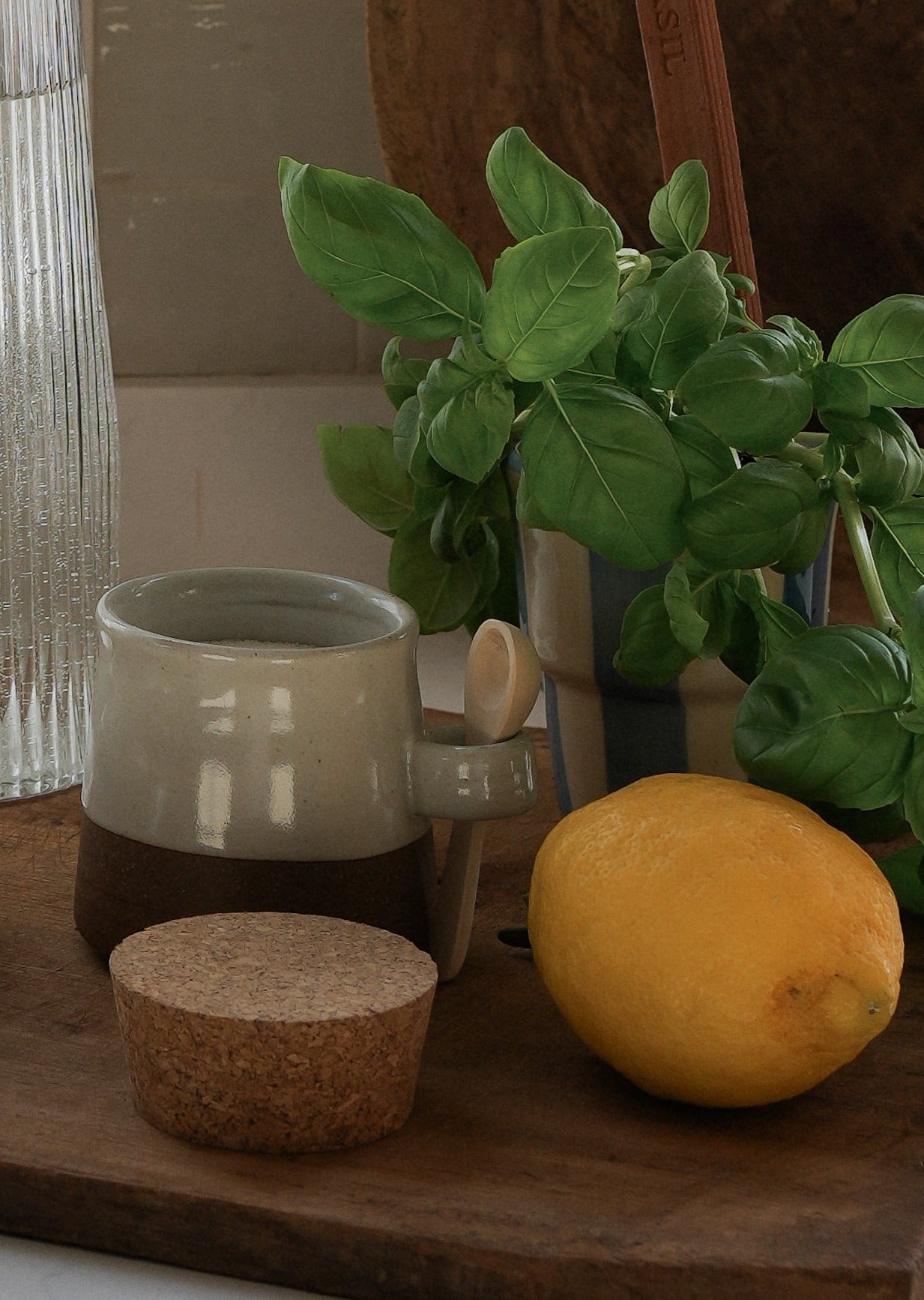 Dahee Pot with Wooden Spoon