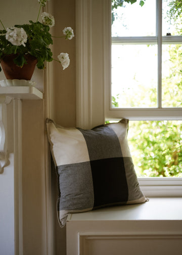 Herb Giant Check Cushion, 60x60 Black