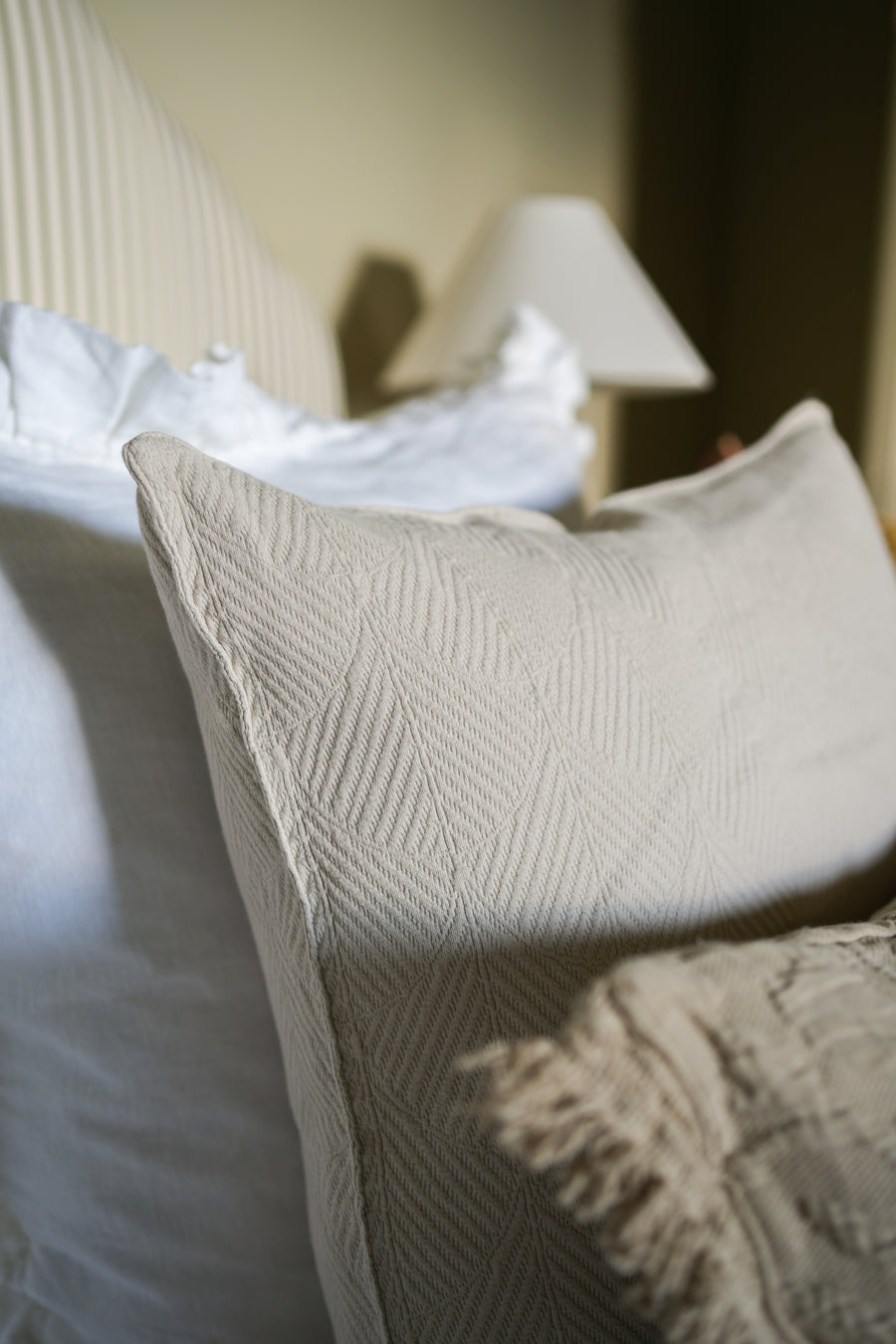 The Kensington Scalloped Cushion | Antique White