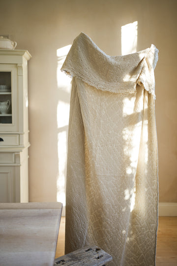 The Chantilly Throw | Antique White