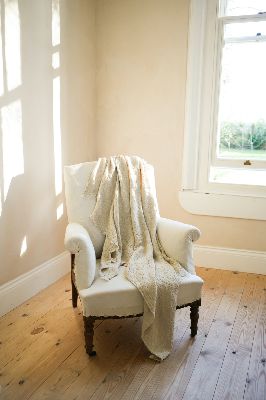 The Chantilly Throw | Antique White