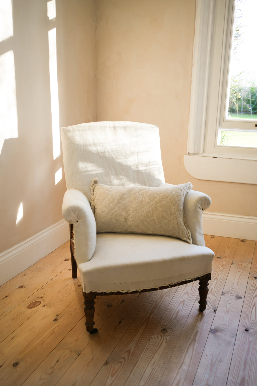 The Chantilly Cushion | Antique White