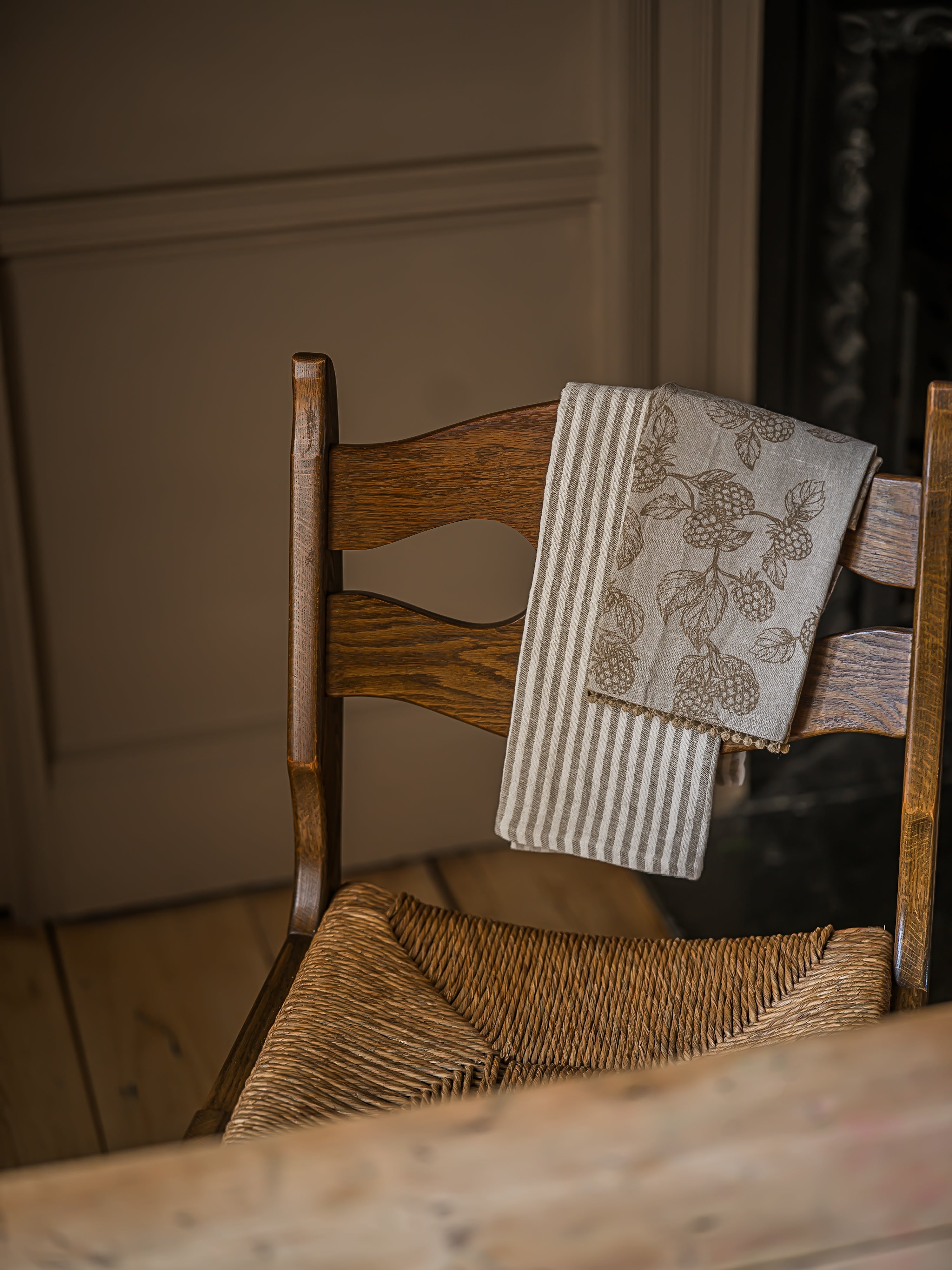 Hedgerow Berry Tea Towels | Set of 2 | Taupe