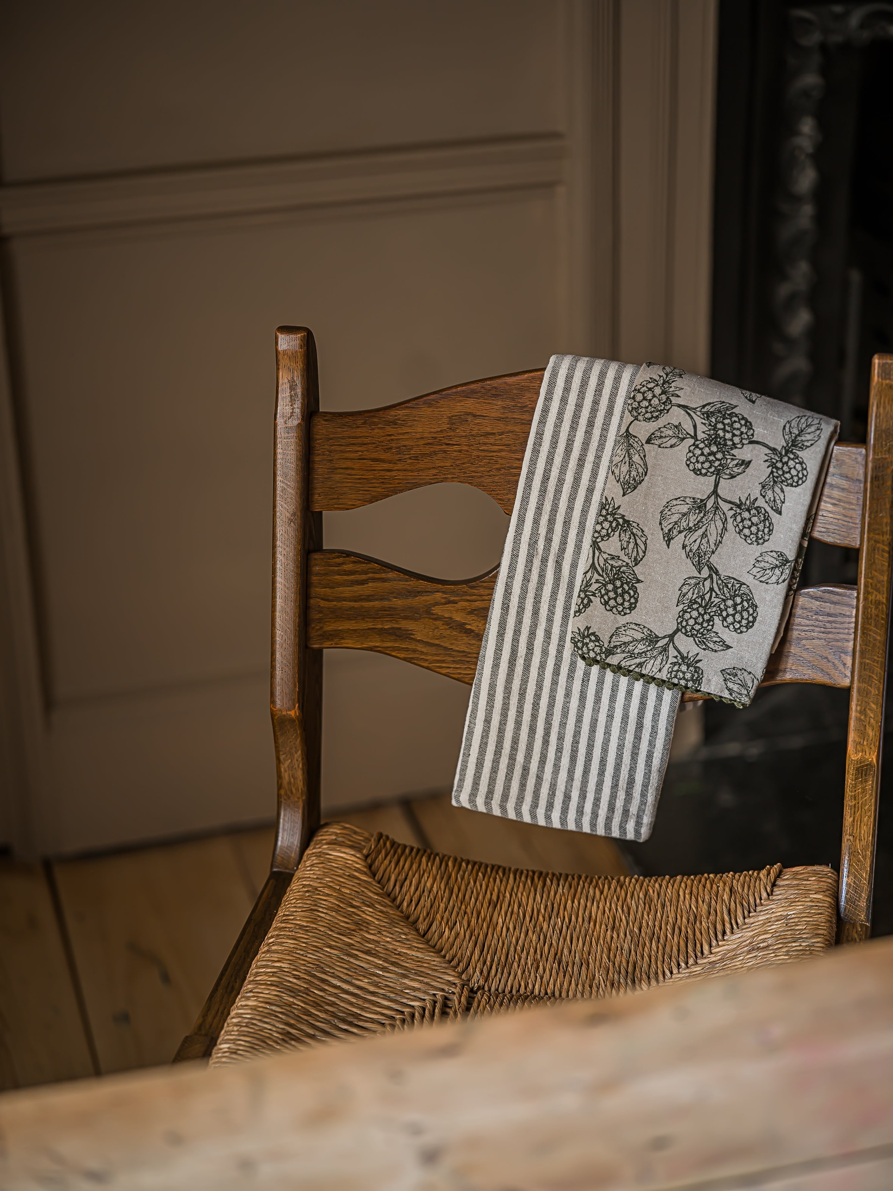 Hedgerow Berry Tea Towels | Set of 2 | Green
