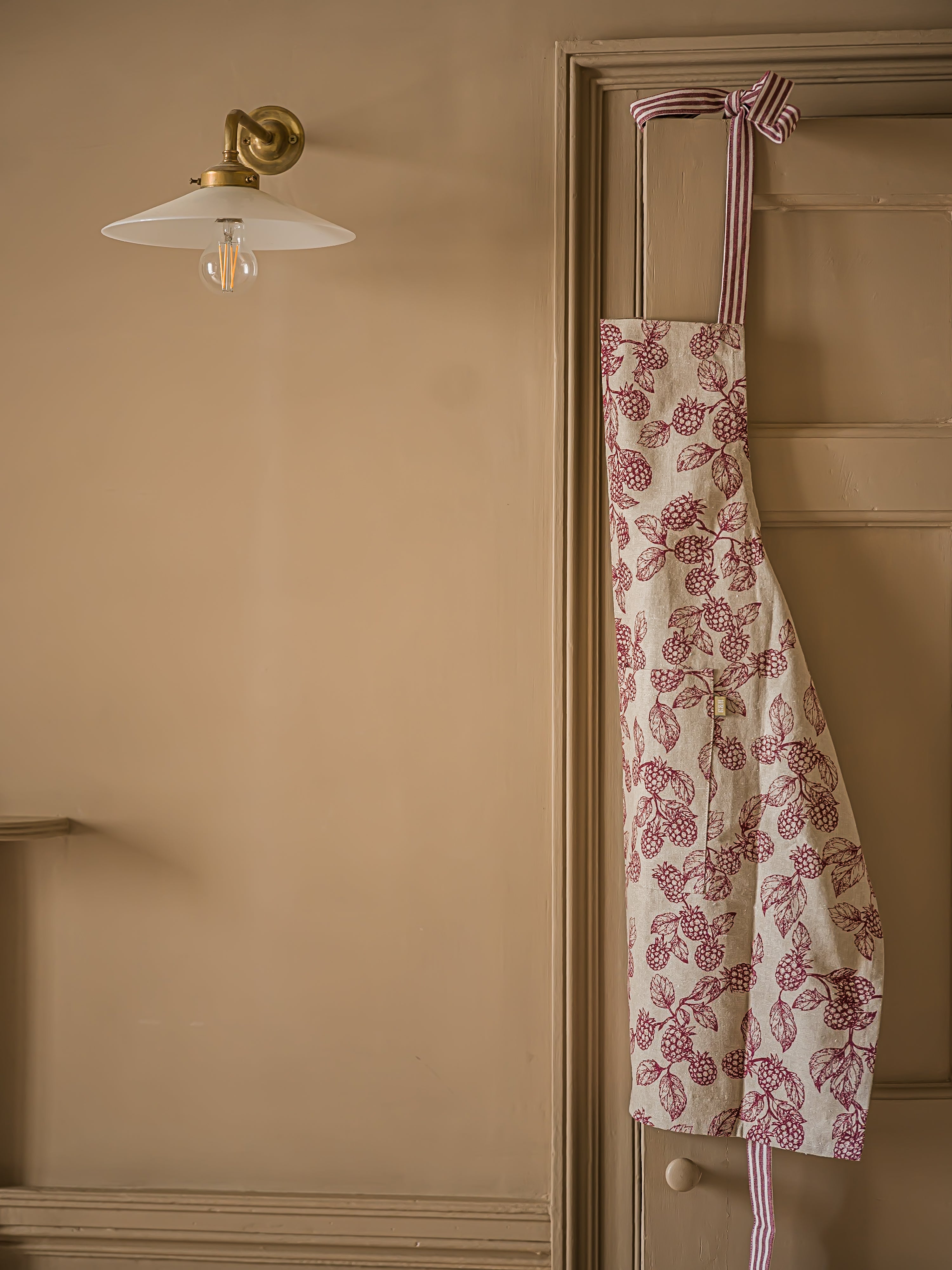 Hedgerow Berry Apron - Berry