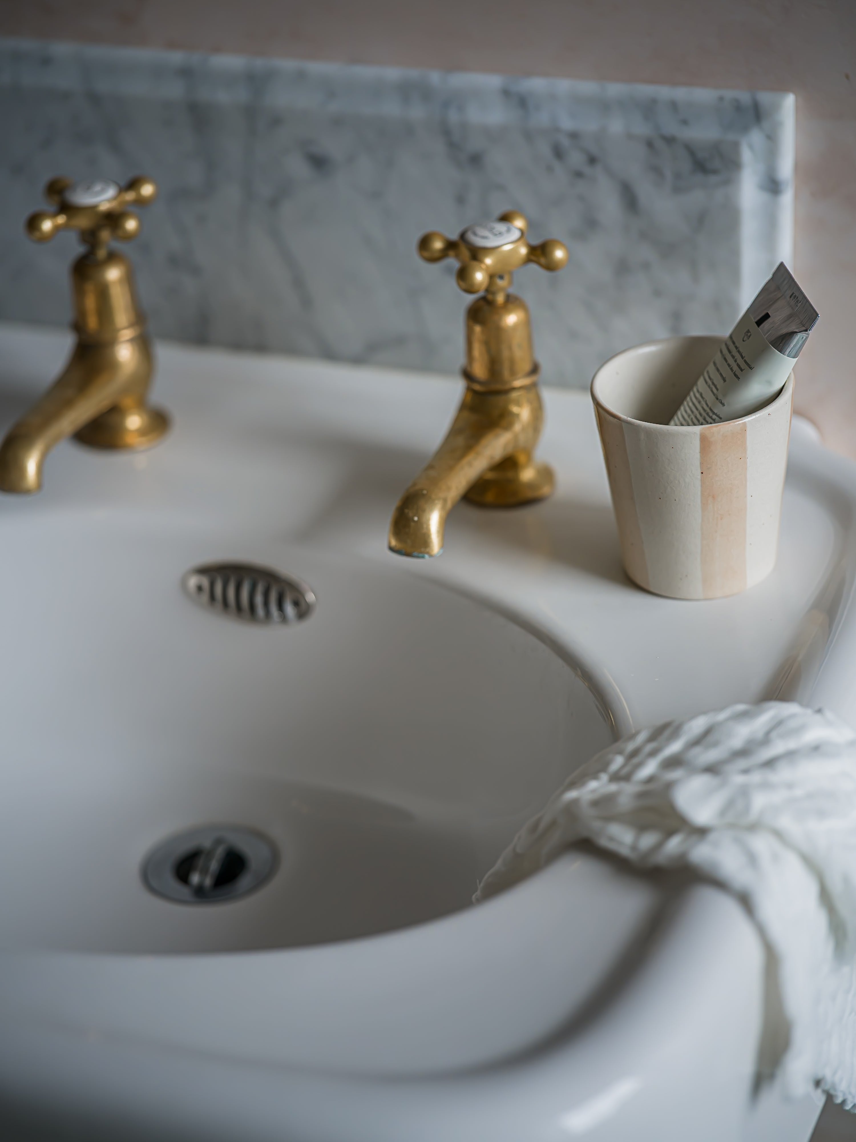 The Norfolk Collection | Boardwalk Washed Stripe Beaker | Norfolk Clay