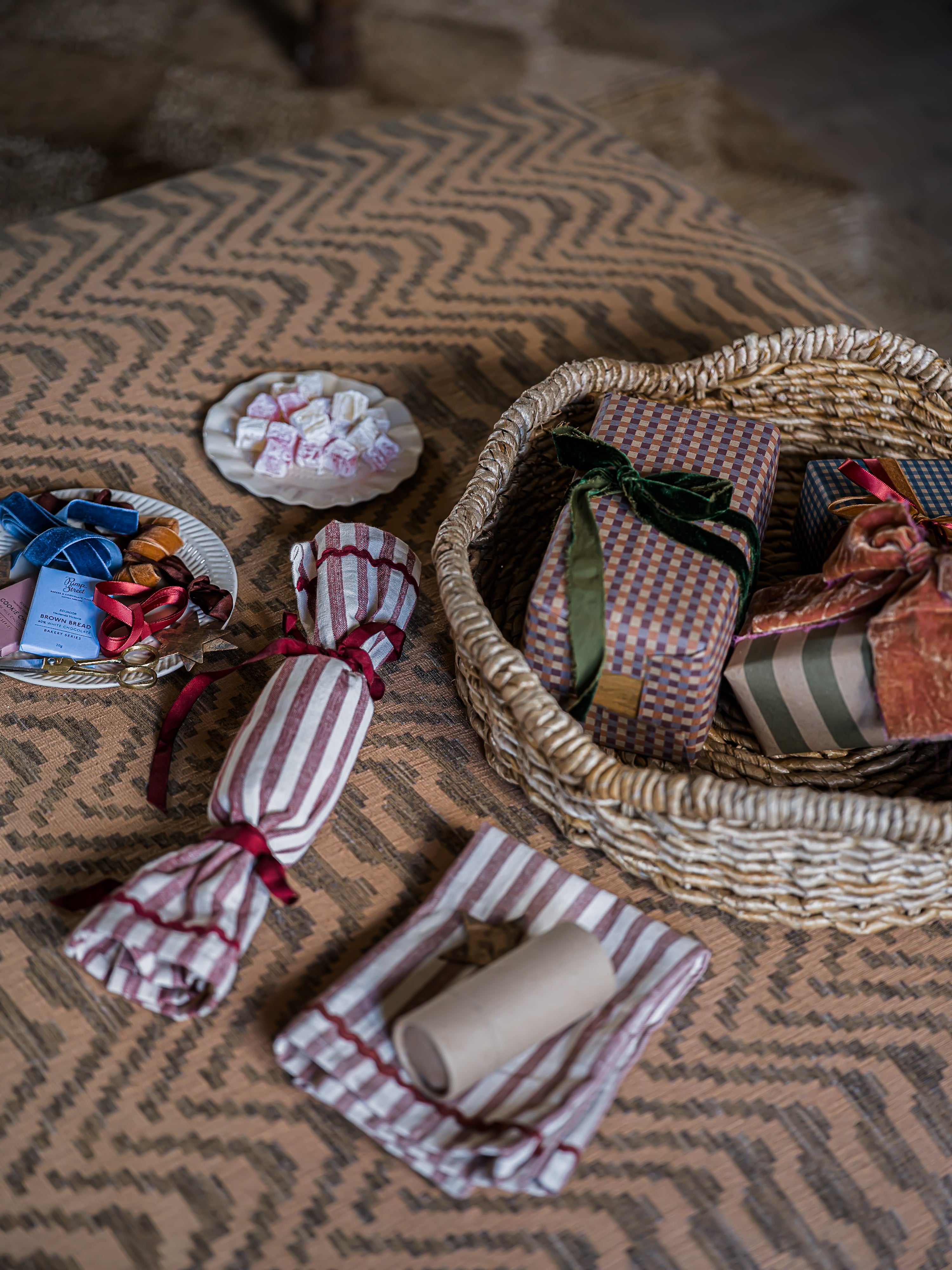 Refillable Christmas Crackers – Stripe in Winter Berry