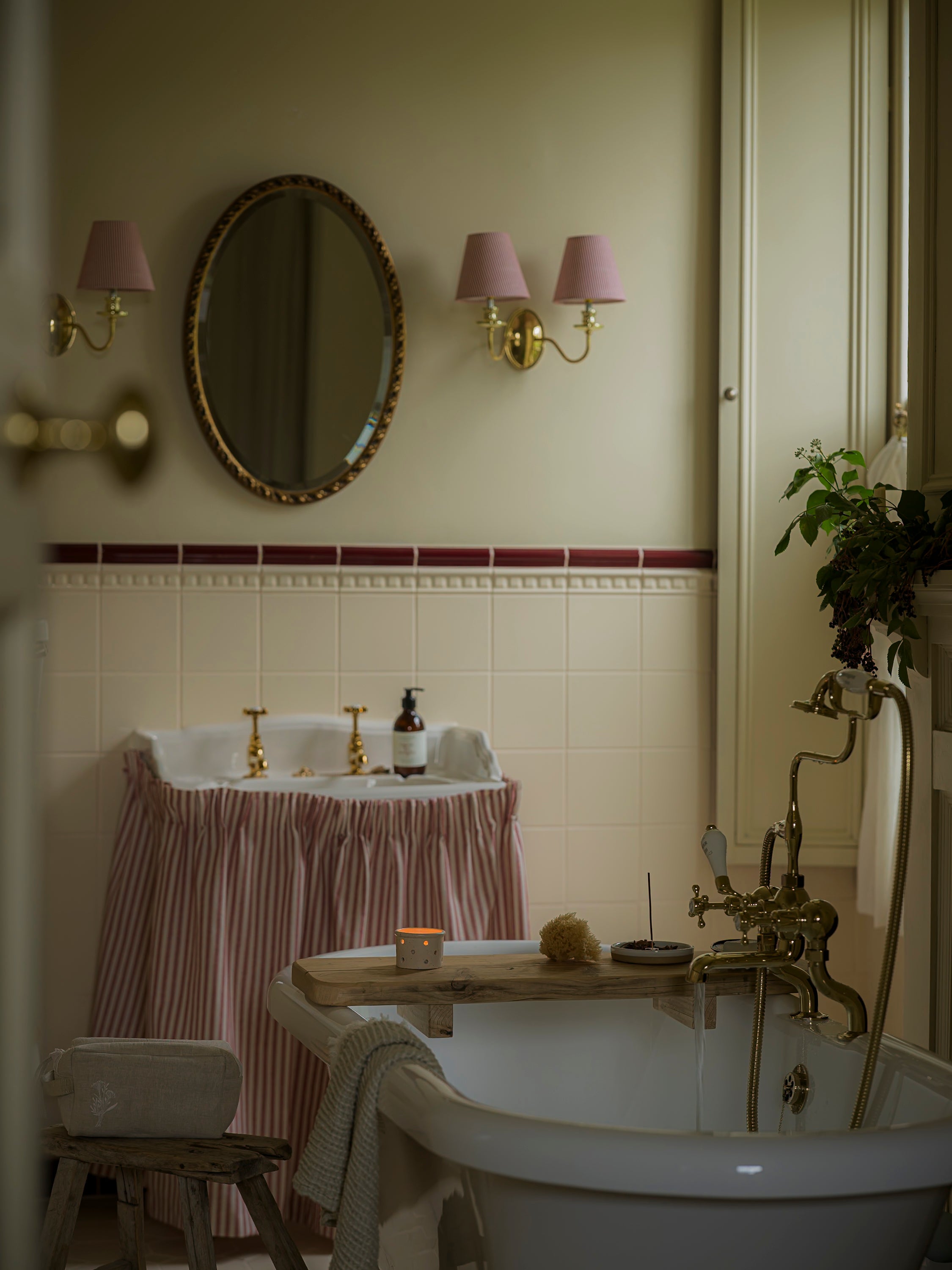 The Plank Bath Board