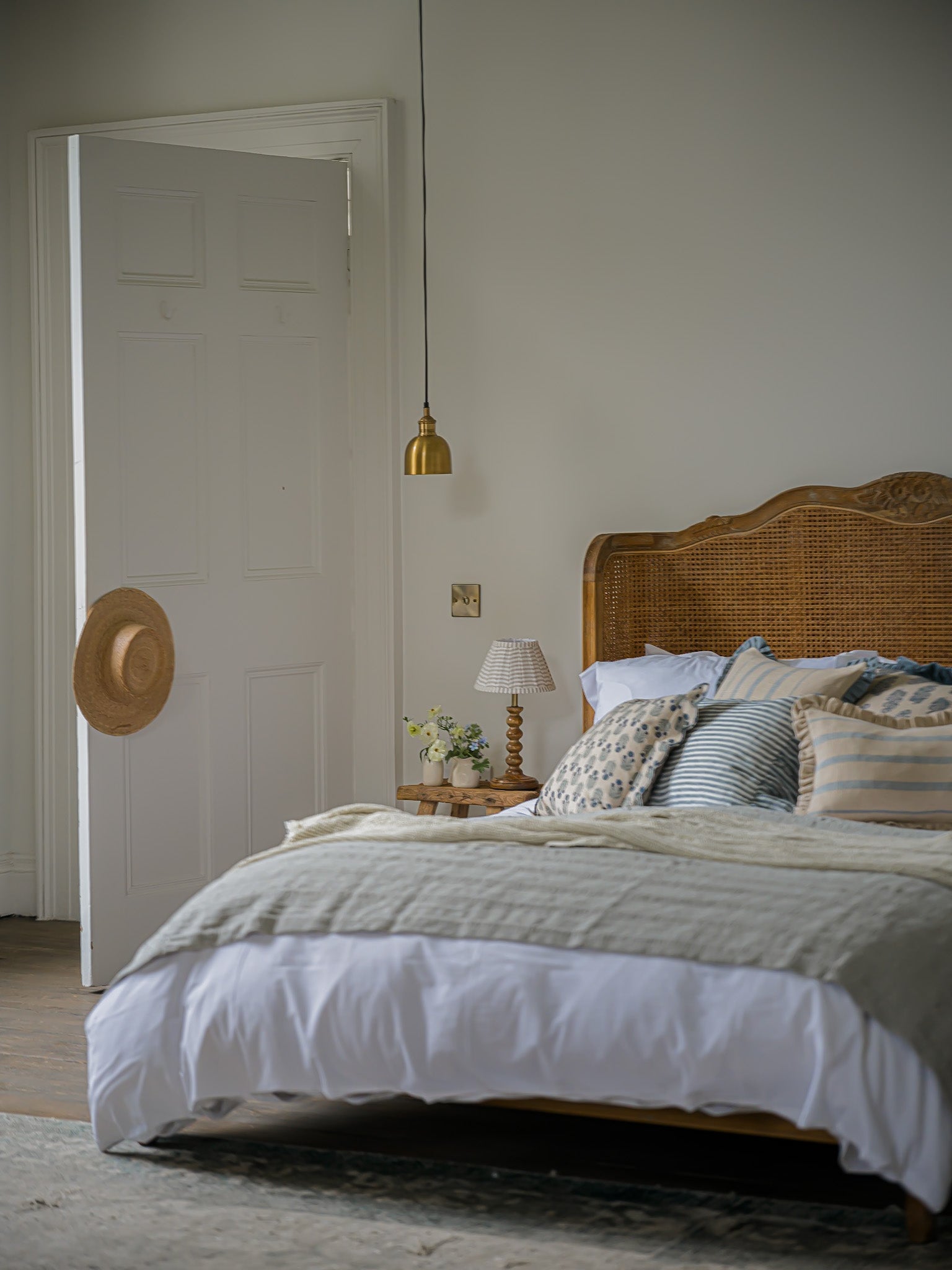 The Somerset Stripe Matelasse Bedspread | Seafoam