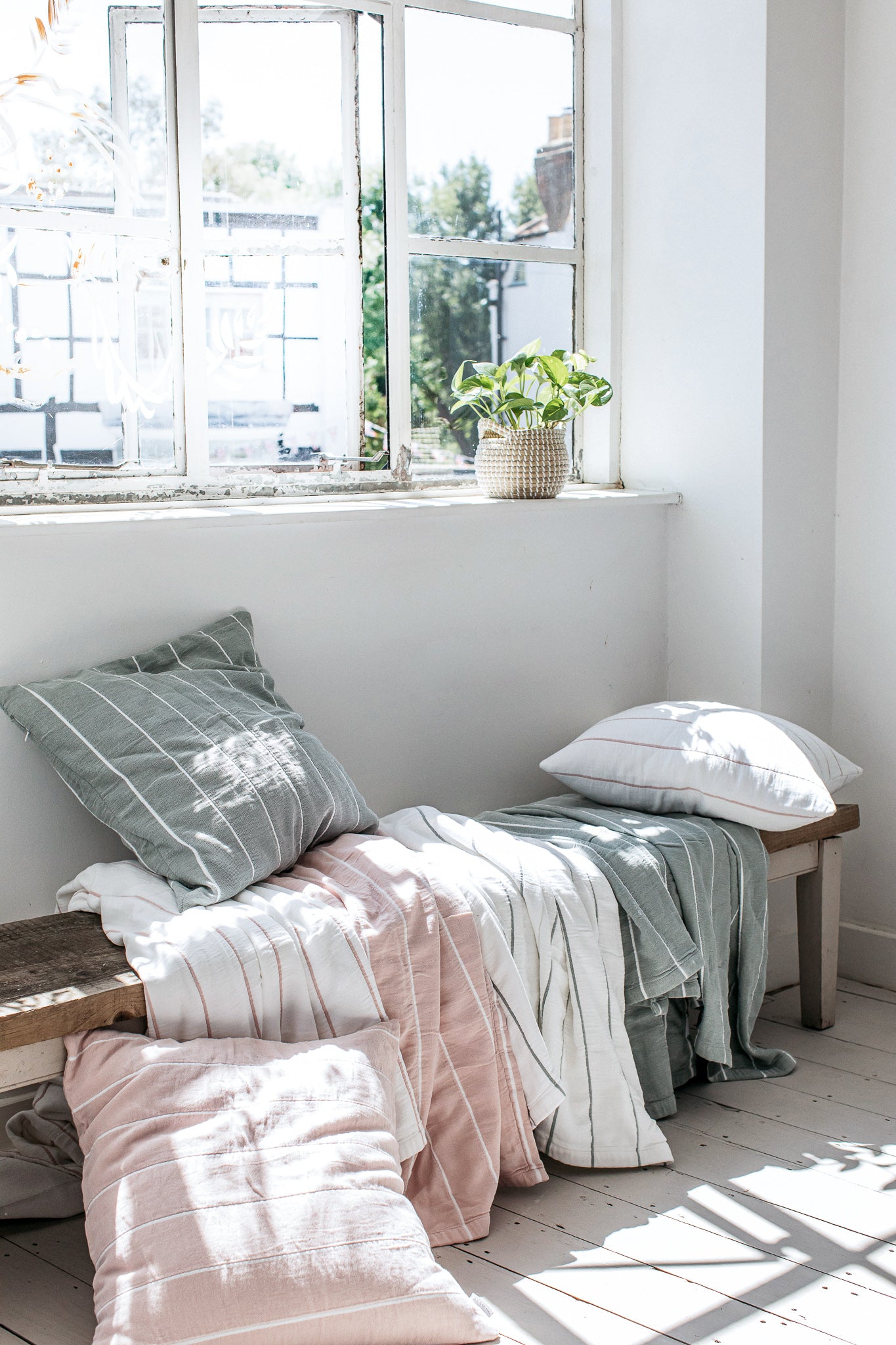 Ebino Wide Stripe Throw