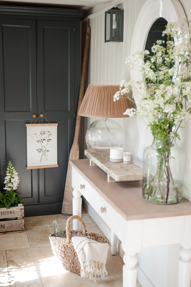 The Botanical Linen Hanger