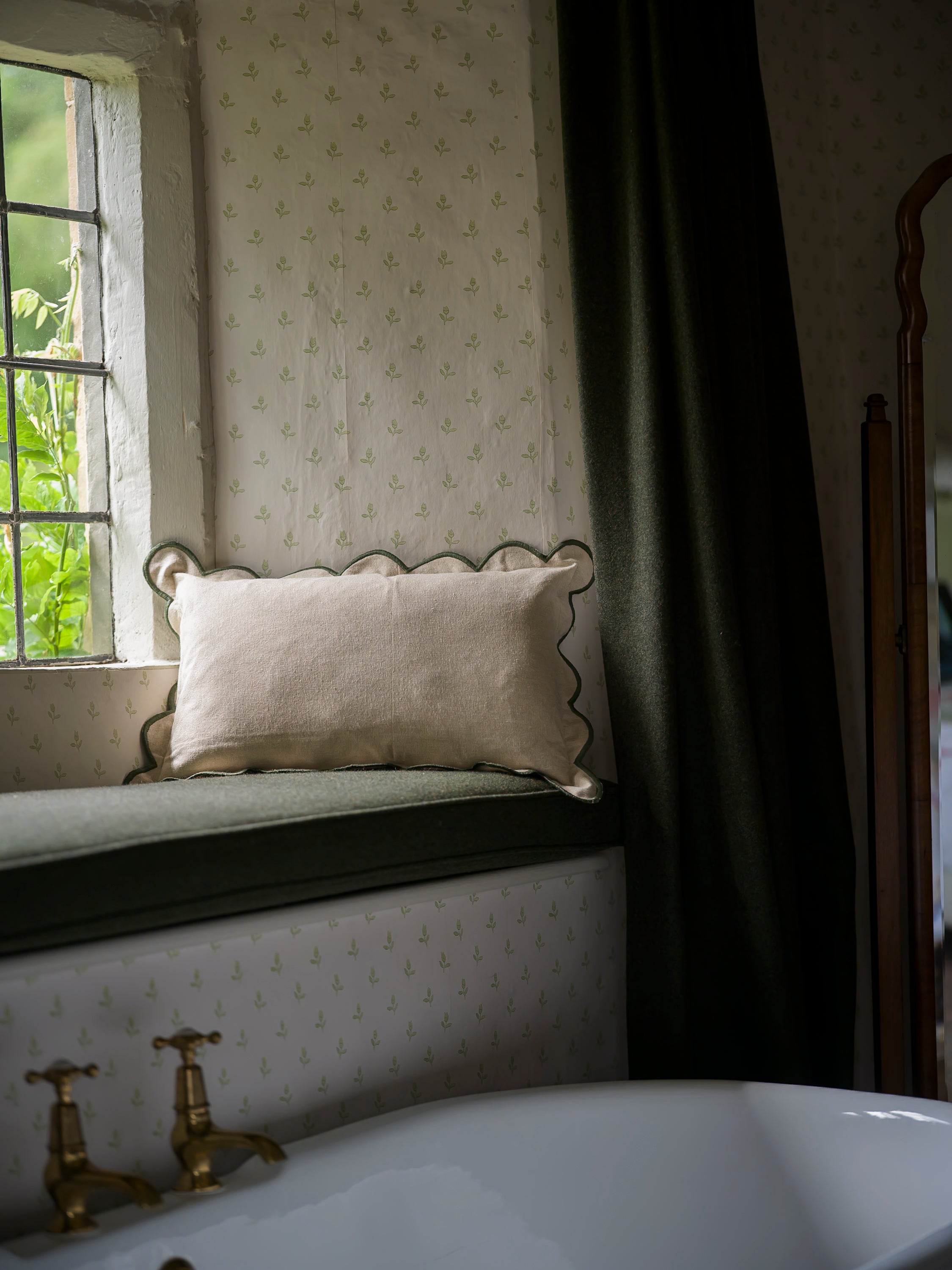 Scallop Cushion | Moss