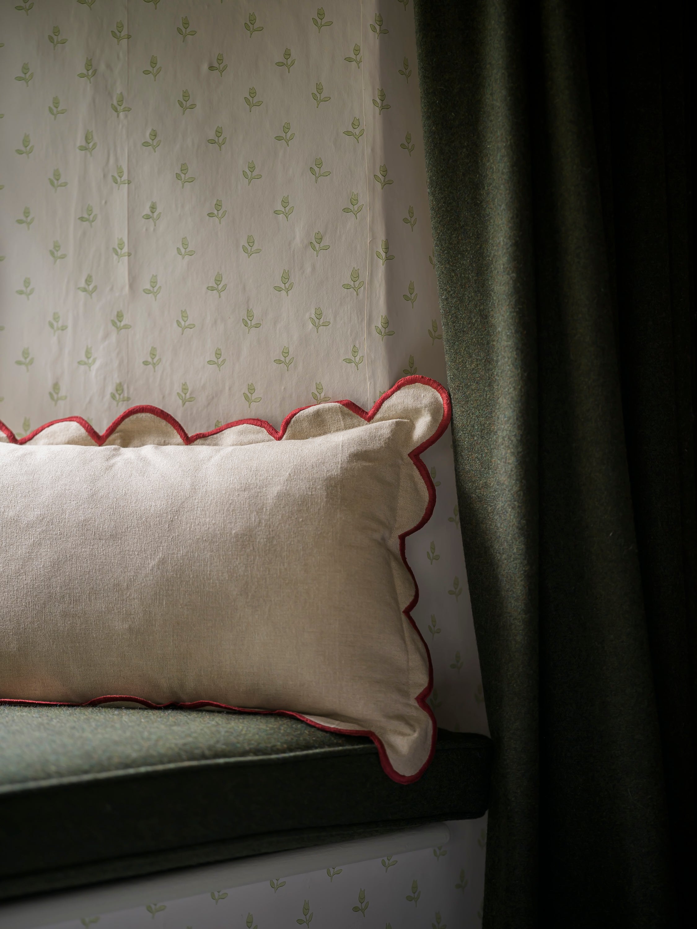 Scallop Cushion | Rust