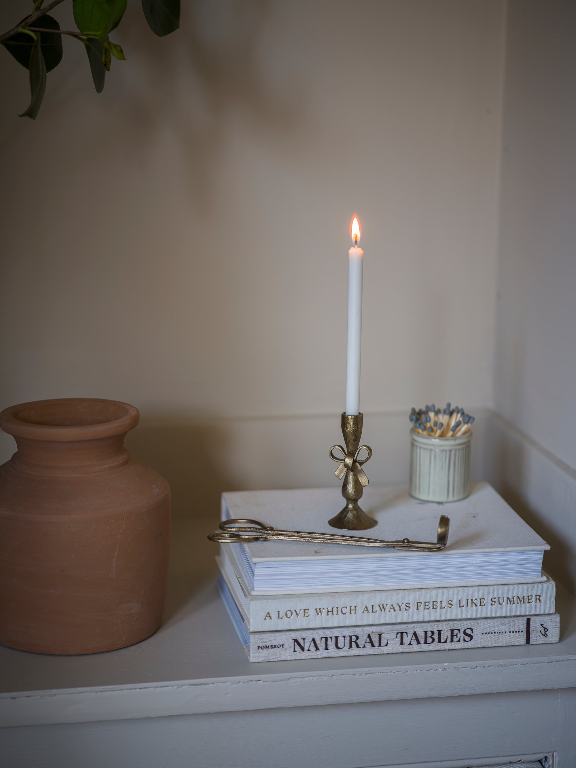 Antique Brass Finish Bow Candle Holder with 6 candles