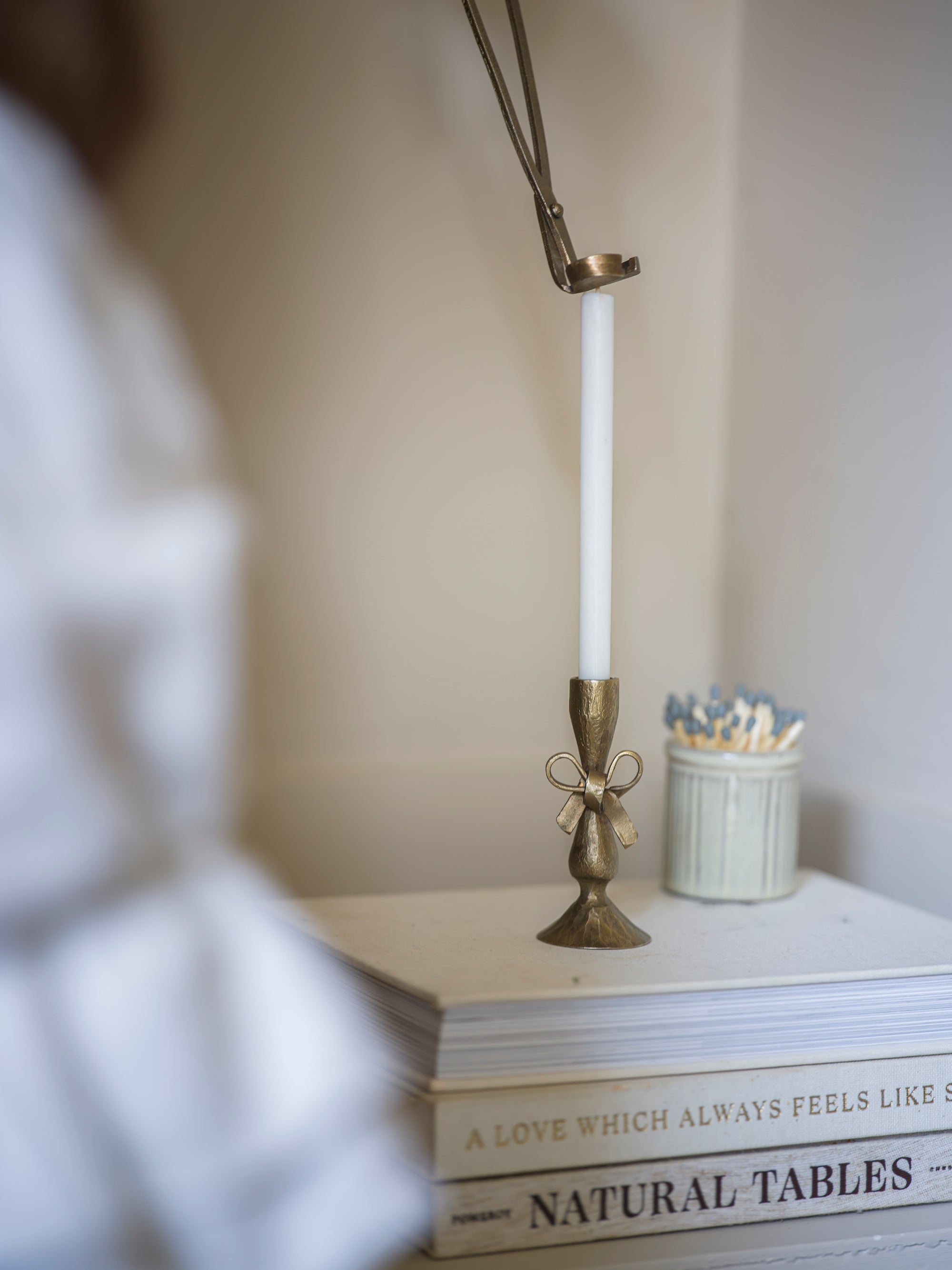 Antique Brass Finish Bow Candle Holder with 6 candles