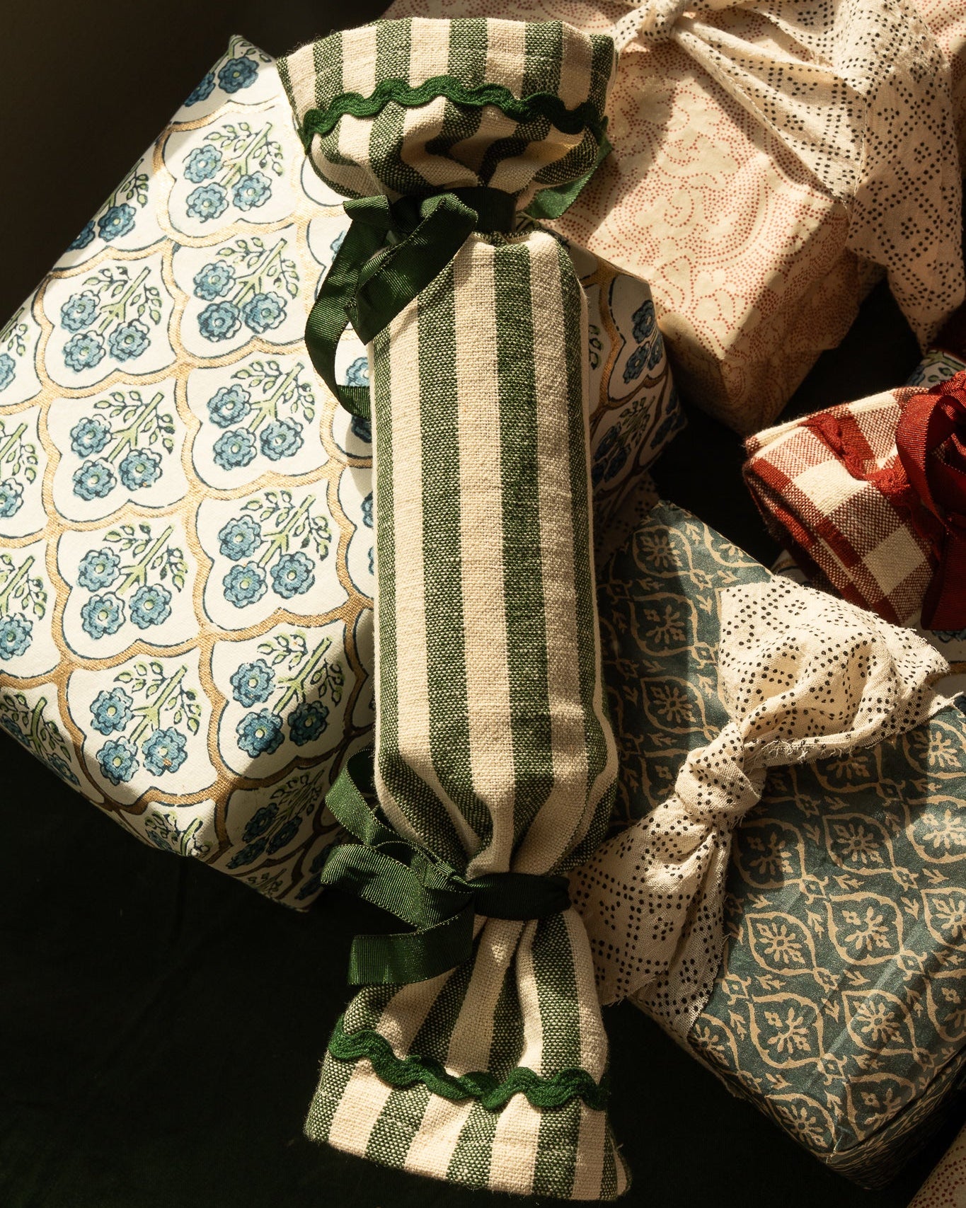 Refillable Christmas Crackers – Stripe in Pine Green