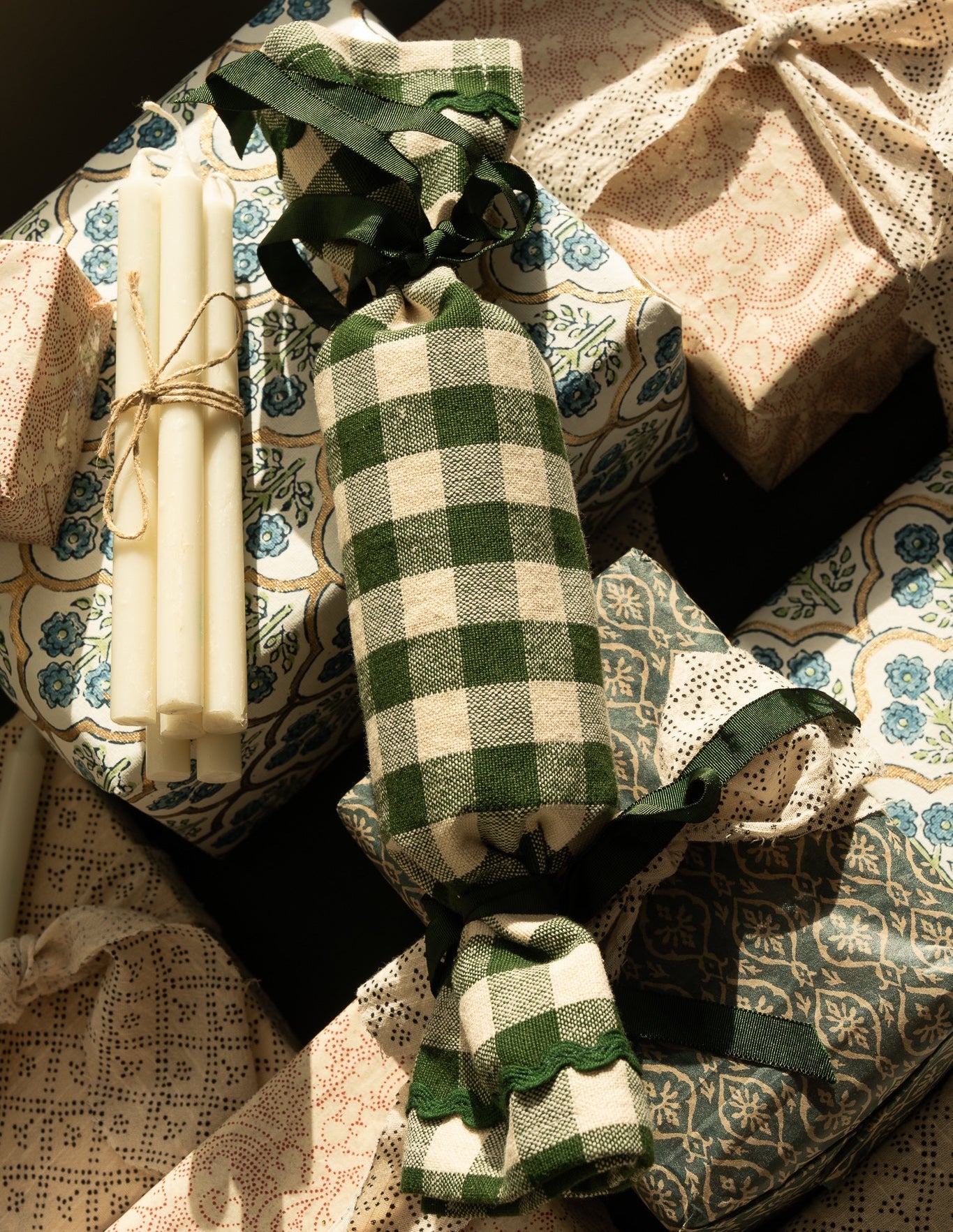 Refillable Christmas Crackers – Gingham in Pine Green