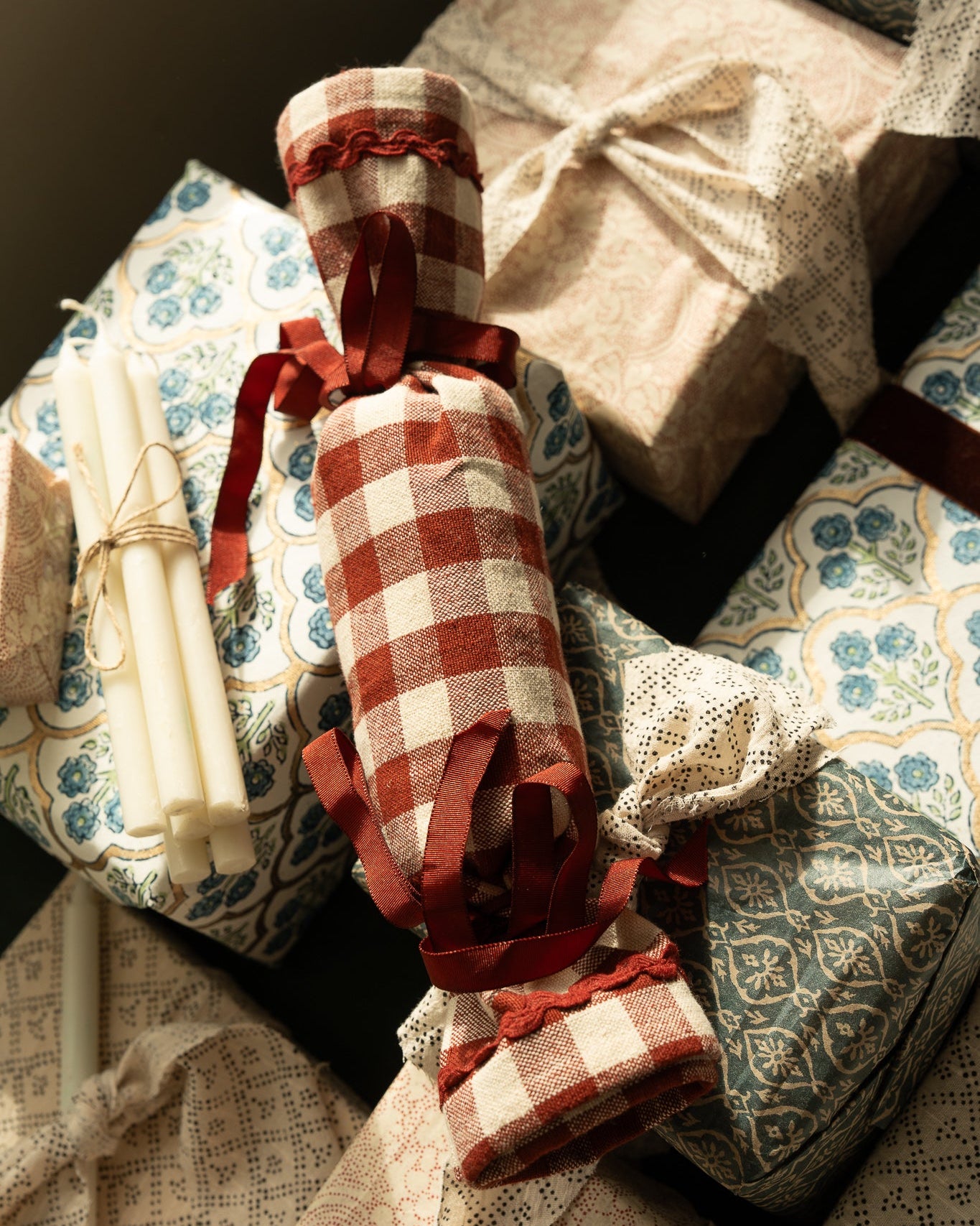 Refillable Christmas Crackers – Gingham in Winter Berry