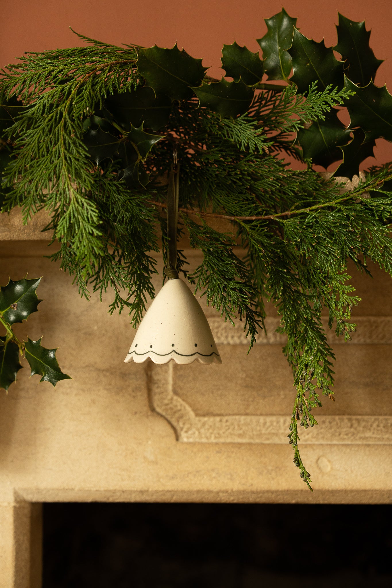 Scalloped Ceramic Hanging Bell - Green