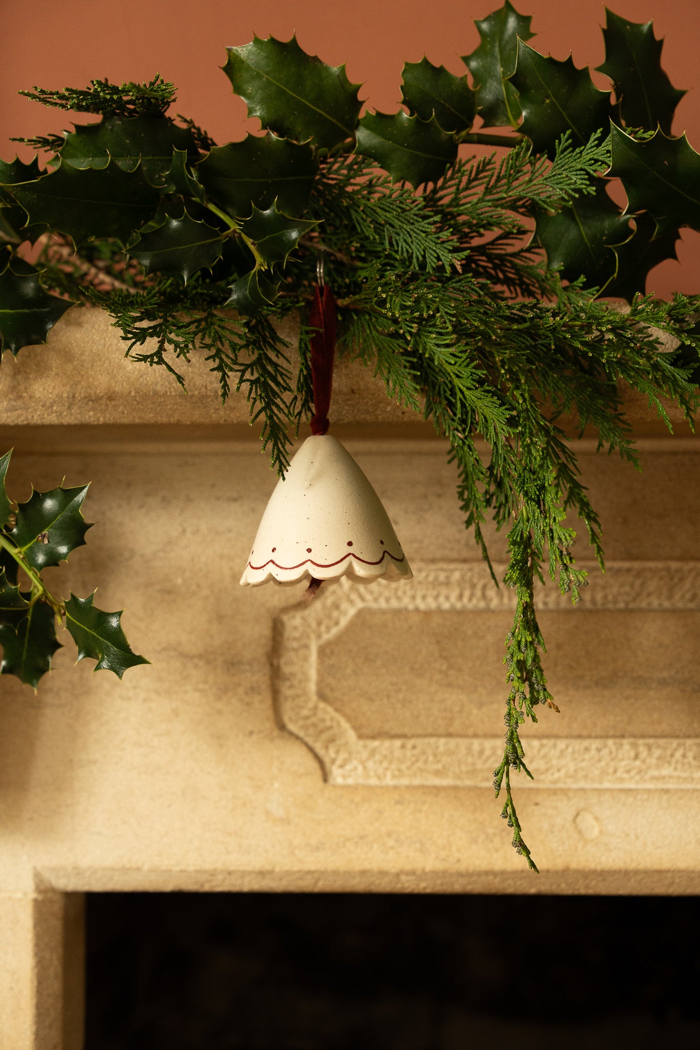 Scalloped Ceramic Hanging Bell - Red