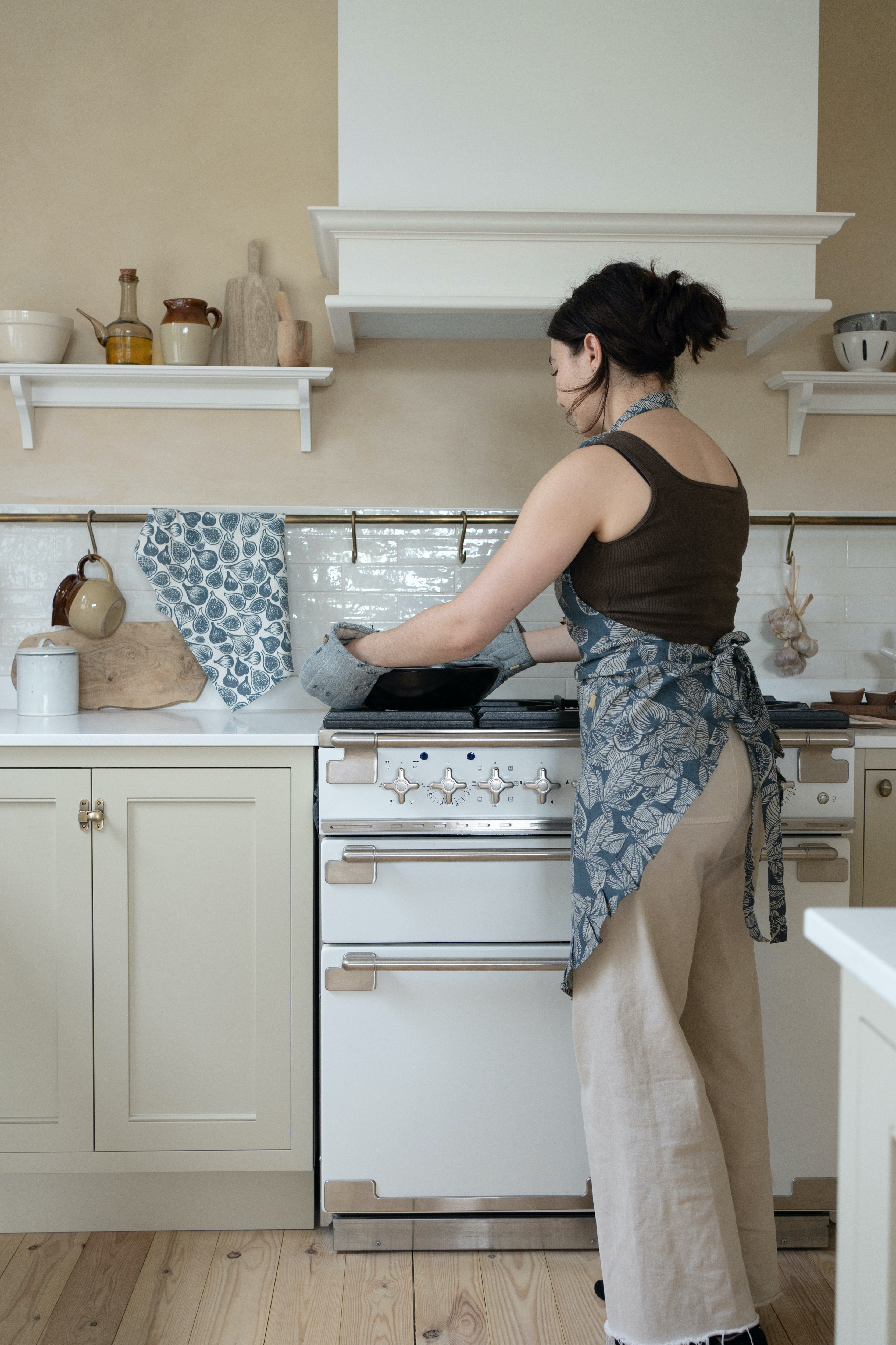 Fig Tree Frill Apron