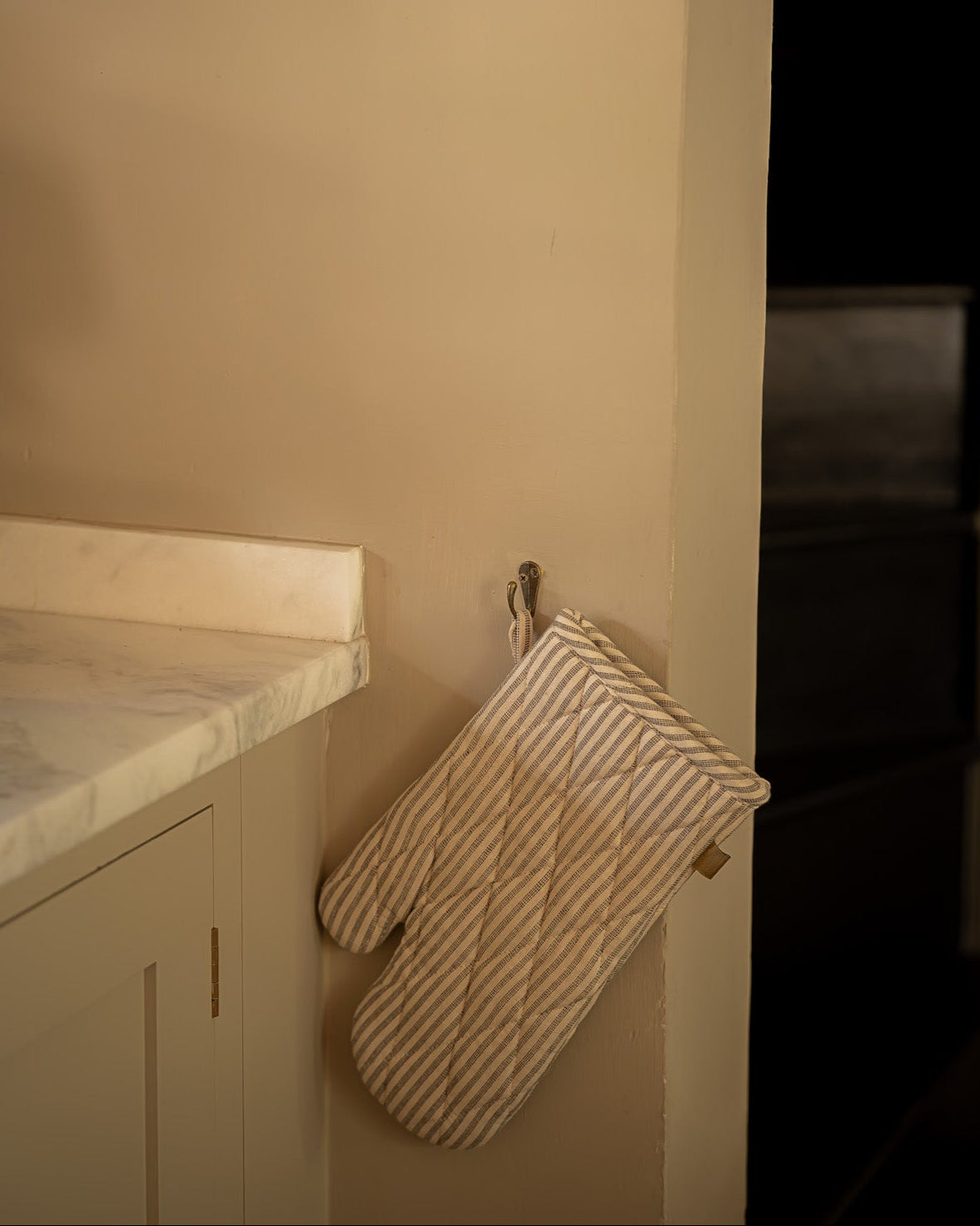 Manor Stripe Single Oven Glove | Navy