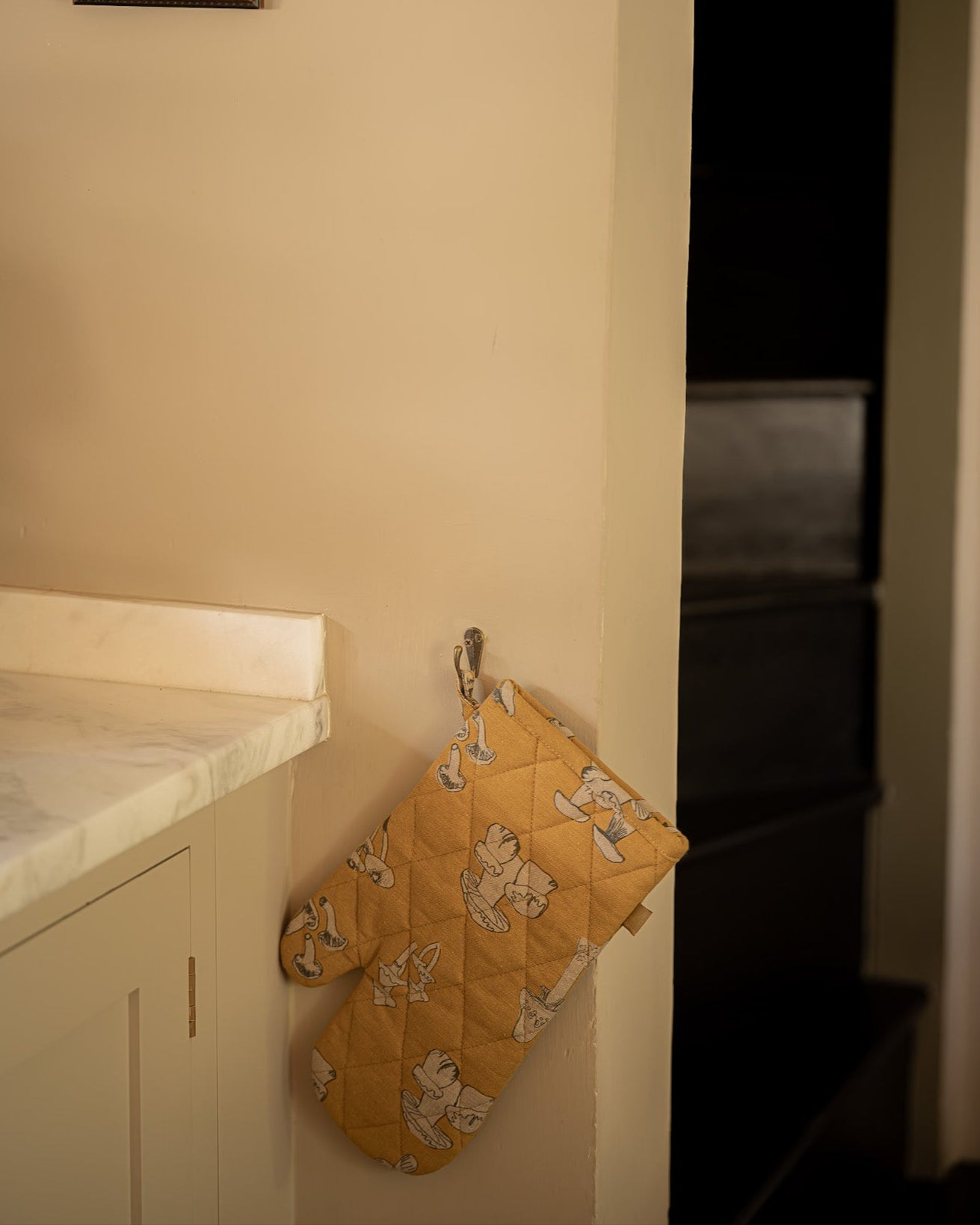 Wild Mushroom Single Oven Glove | Mustard