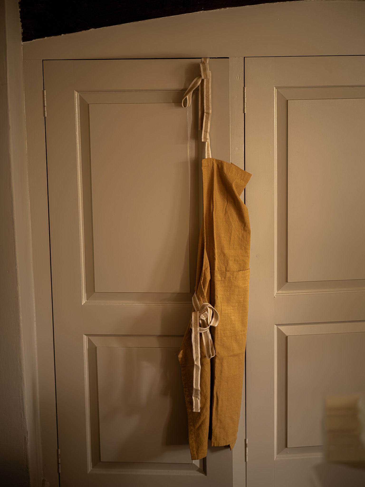 Washed Muse apron | Mustard