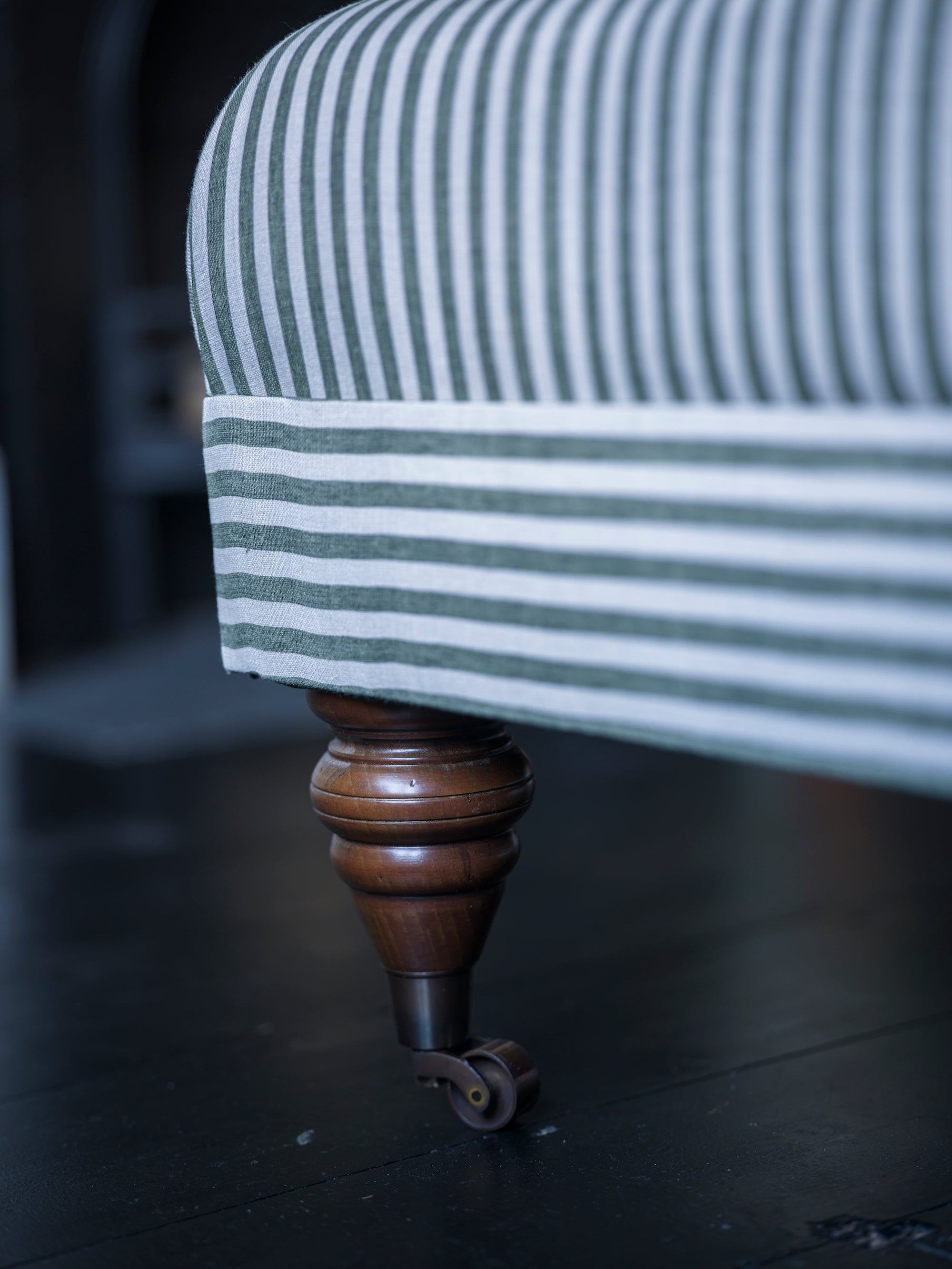 The Traditionalist Footstool