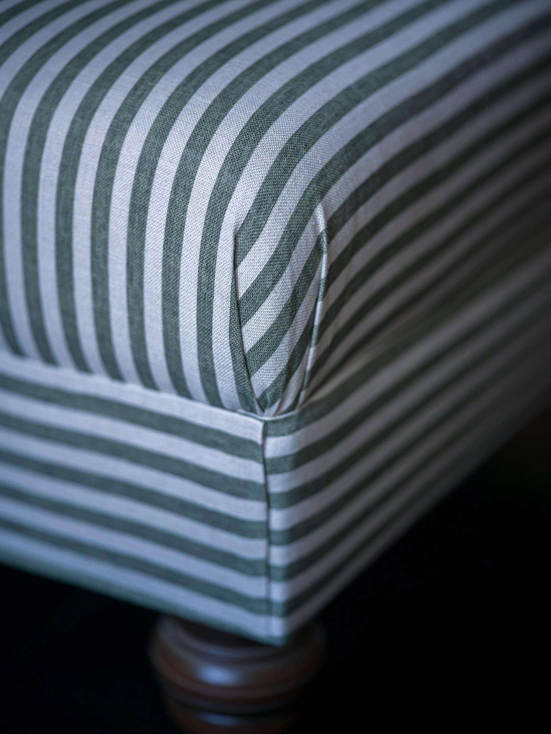 The Traditionalist Footstool