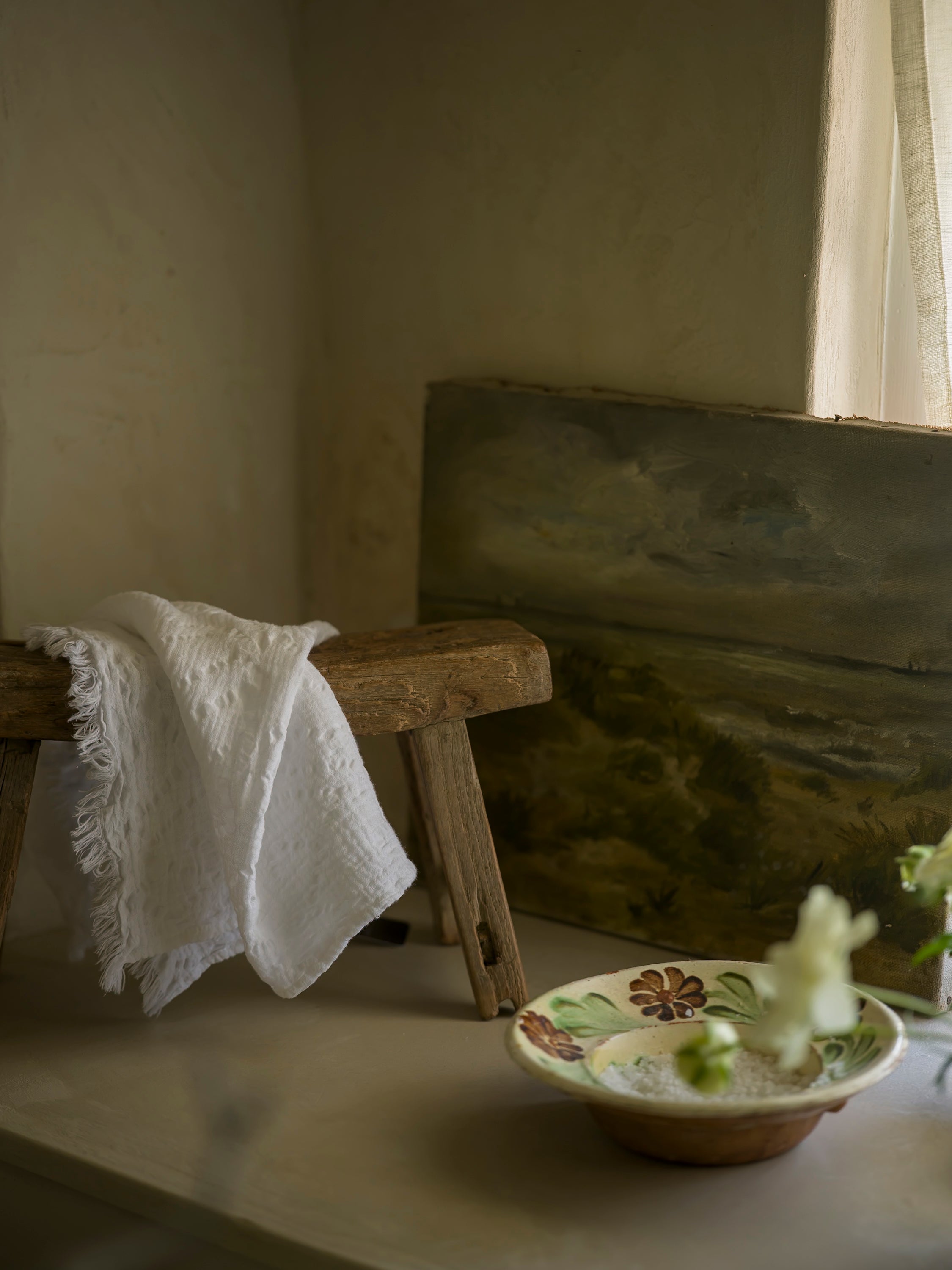 The Chantilly Hand Towel | White