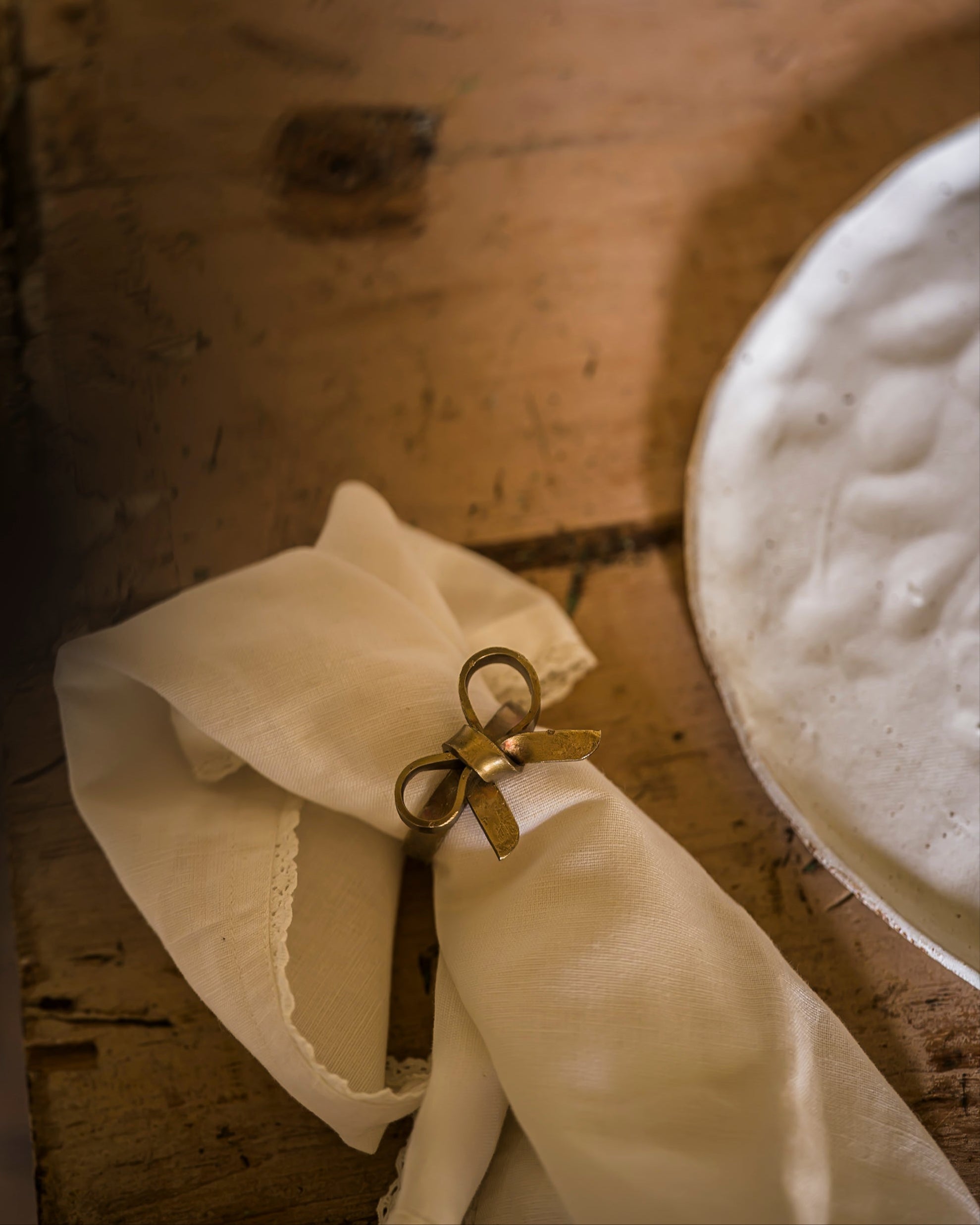 Antique Brass Bow Napkin Ring | Single