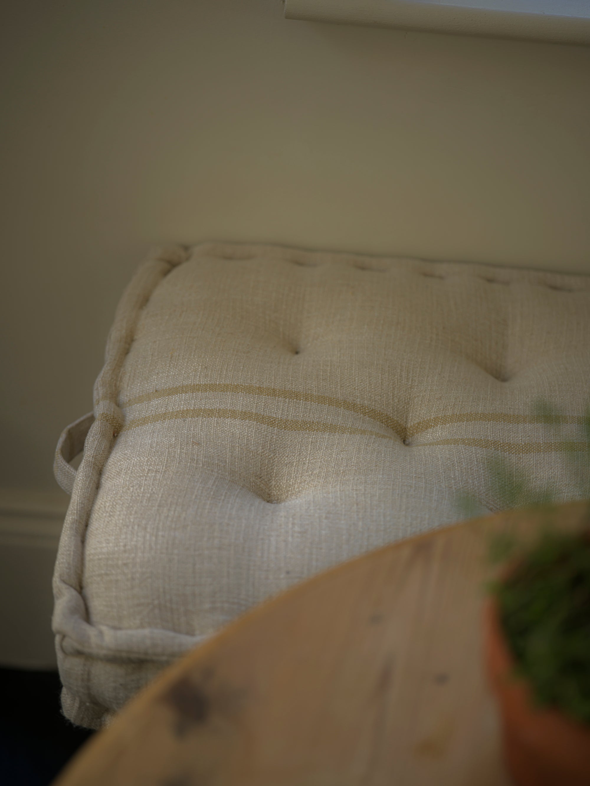 Timeless Linen Carry Seat | Antique Cream