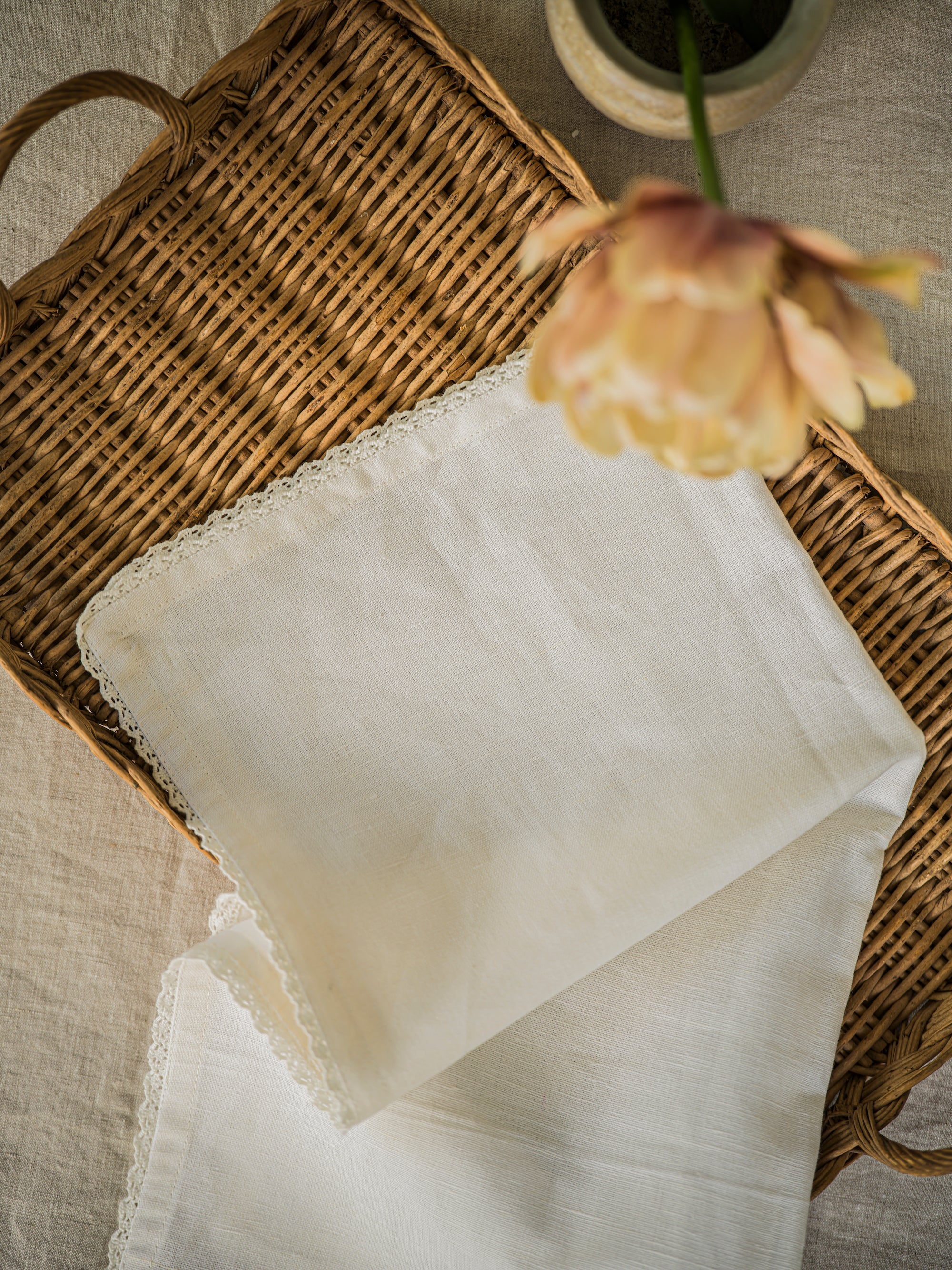 Linen & Lace Napkin - White Set of 4