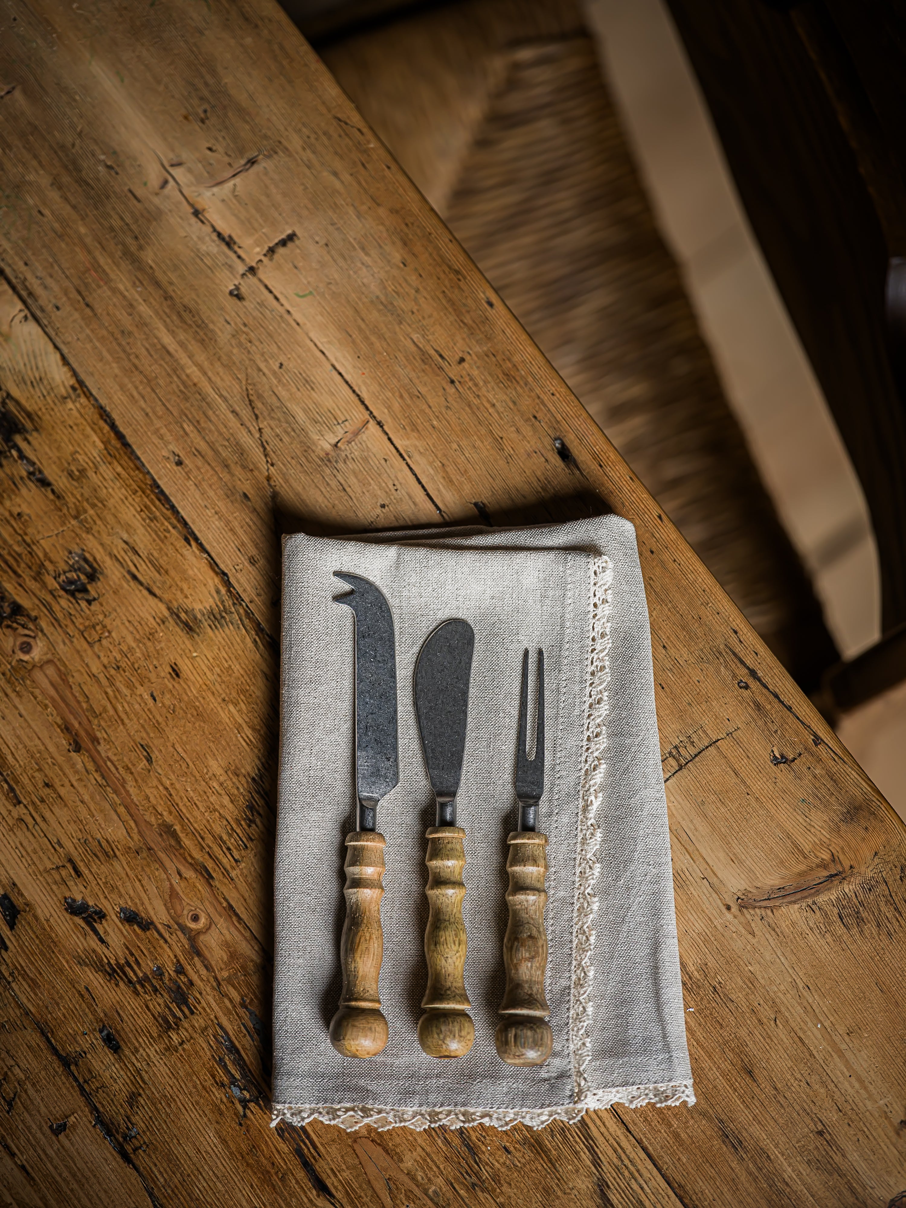 Wooden Handled Cheese & Pickle Set