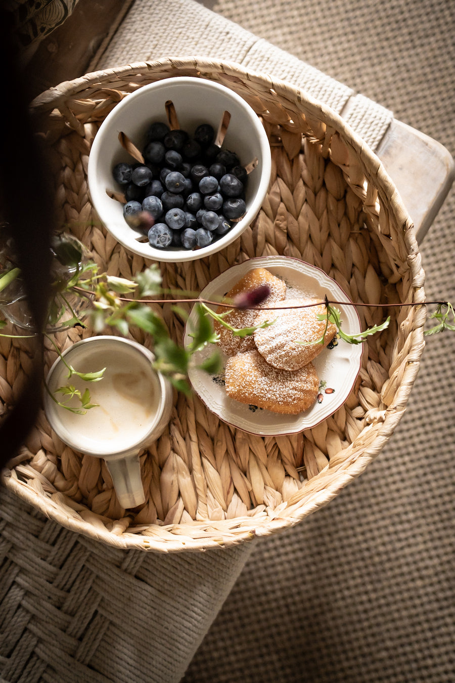 Small Venlig Round Water Hyacinth Tray