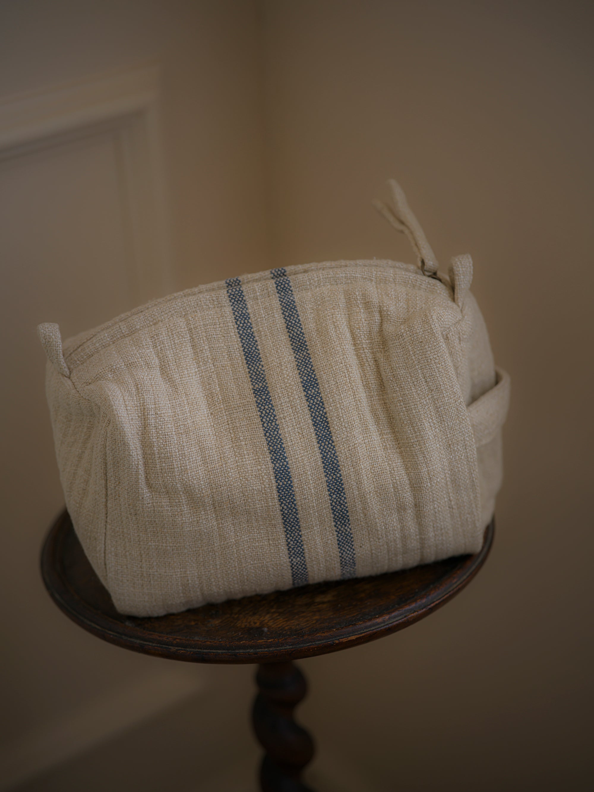 Timeless Linen Wash Bag | Blue