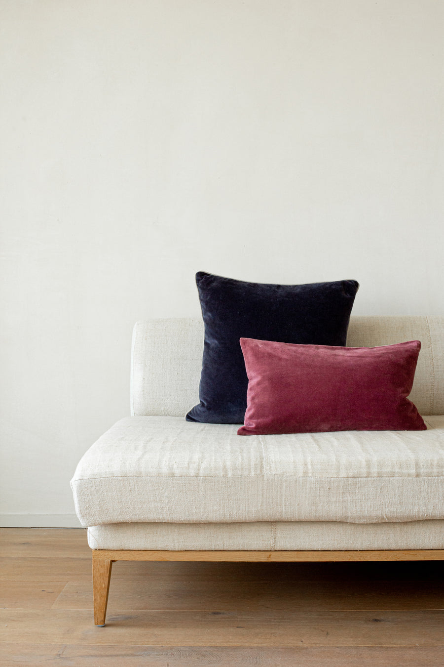 Unari Velvet Cushion | Indigo