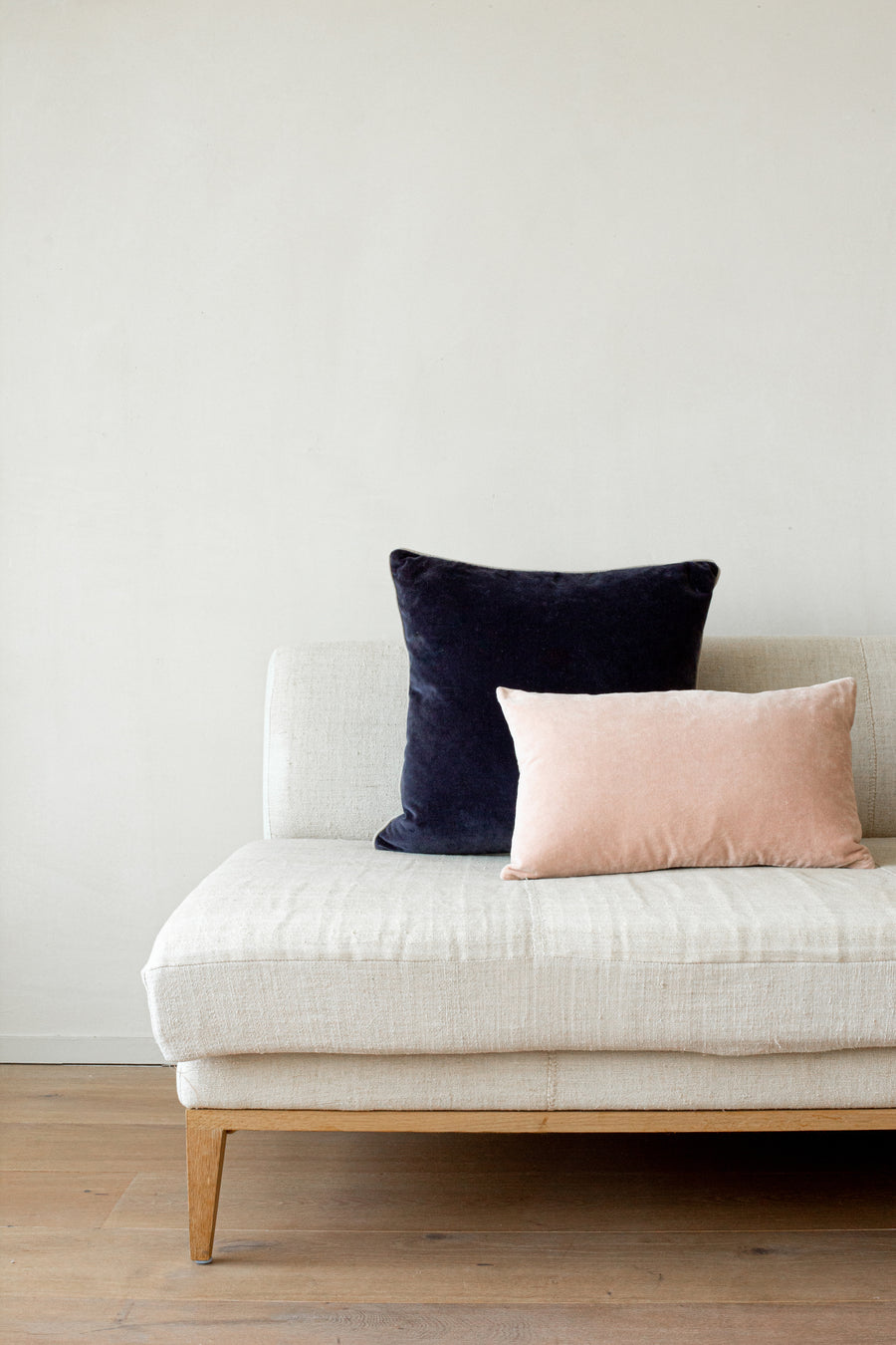 Unari Velvet Cushion | Indigo