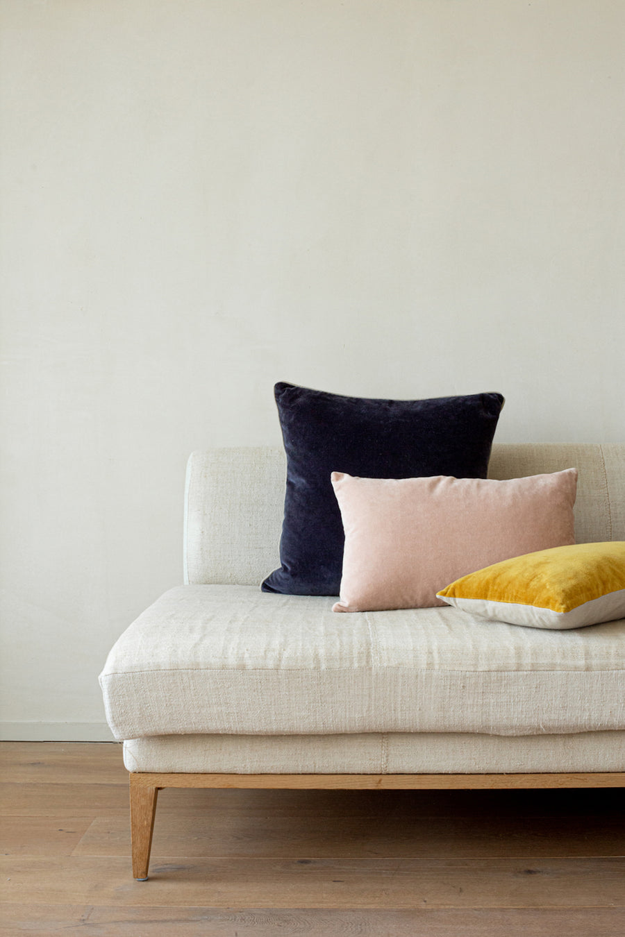 Unari Velvet Cushion | Indigo