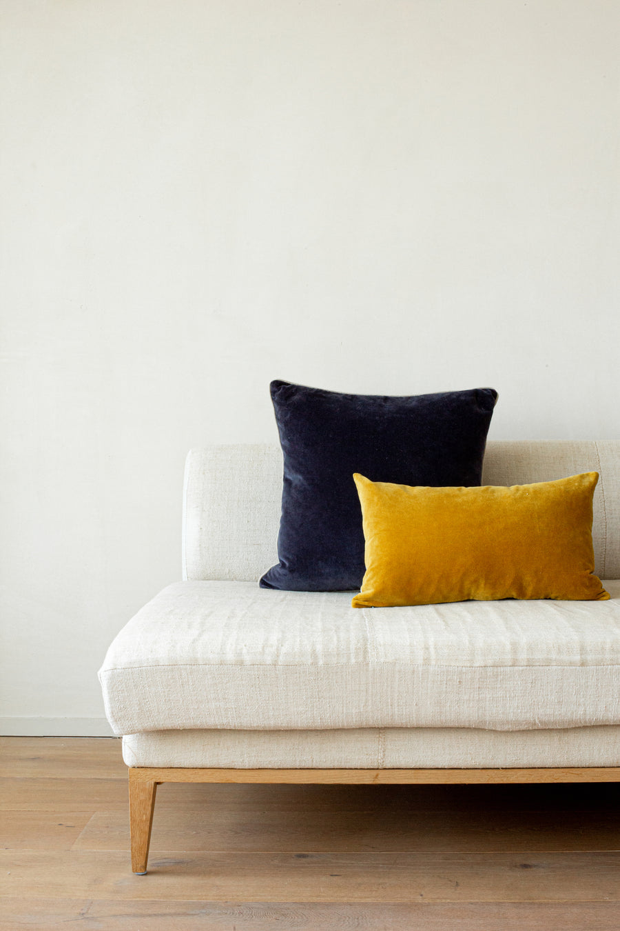 Unari Velvet Cushion | Indigo