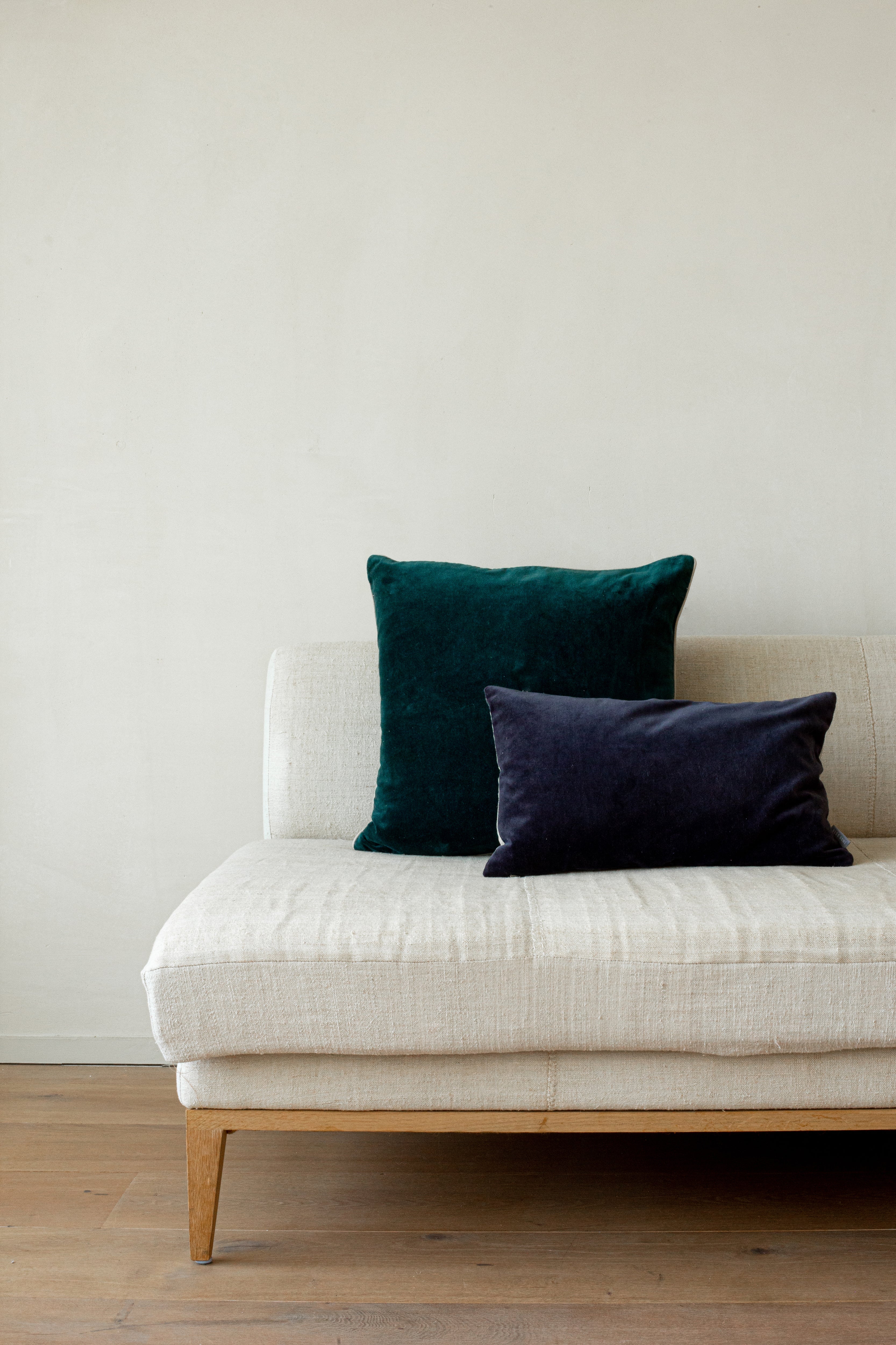 Unari Velvet Cushion | Pine