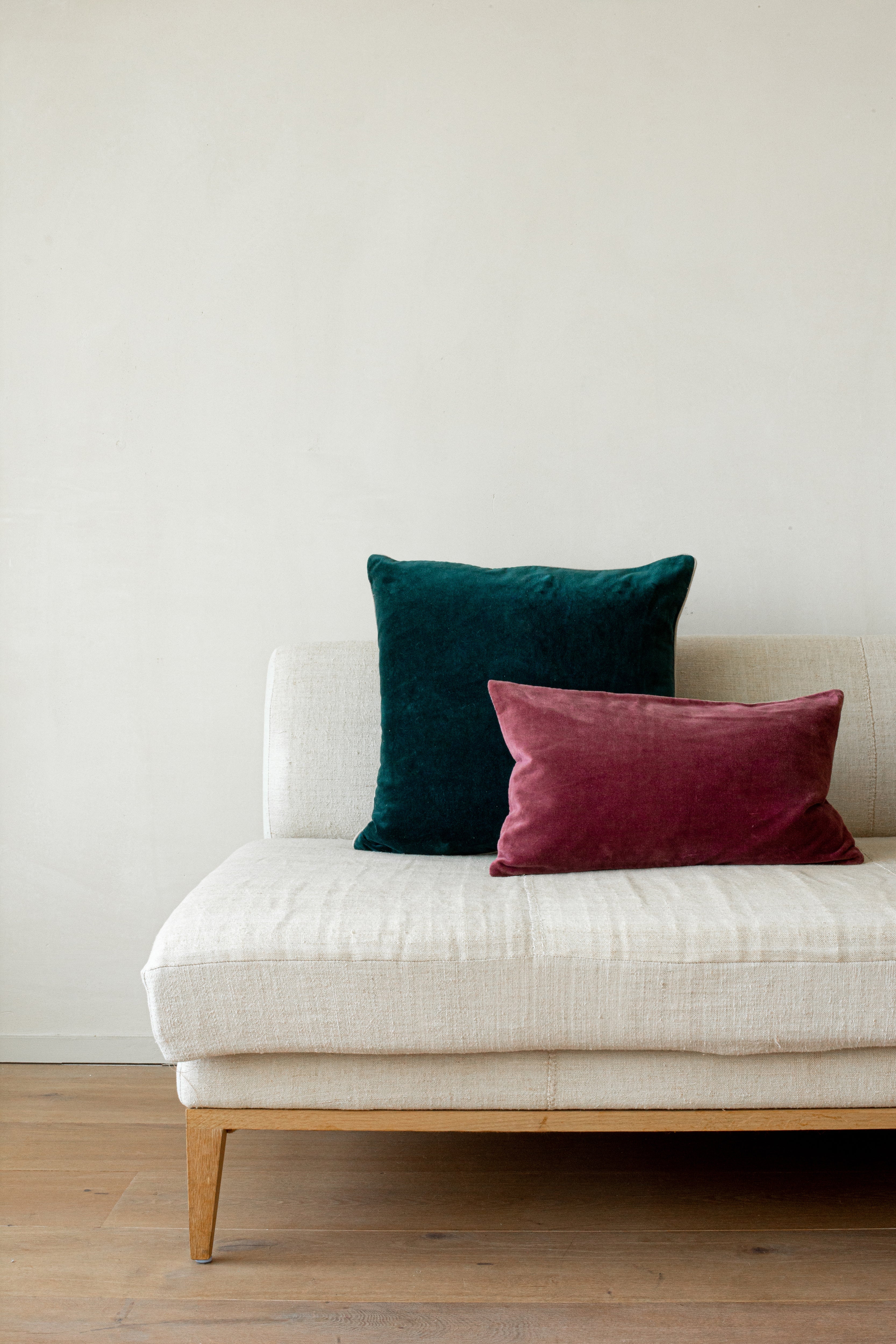 Unari Velvet Cushion | Pine