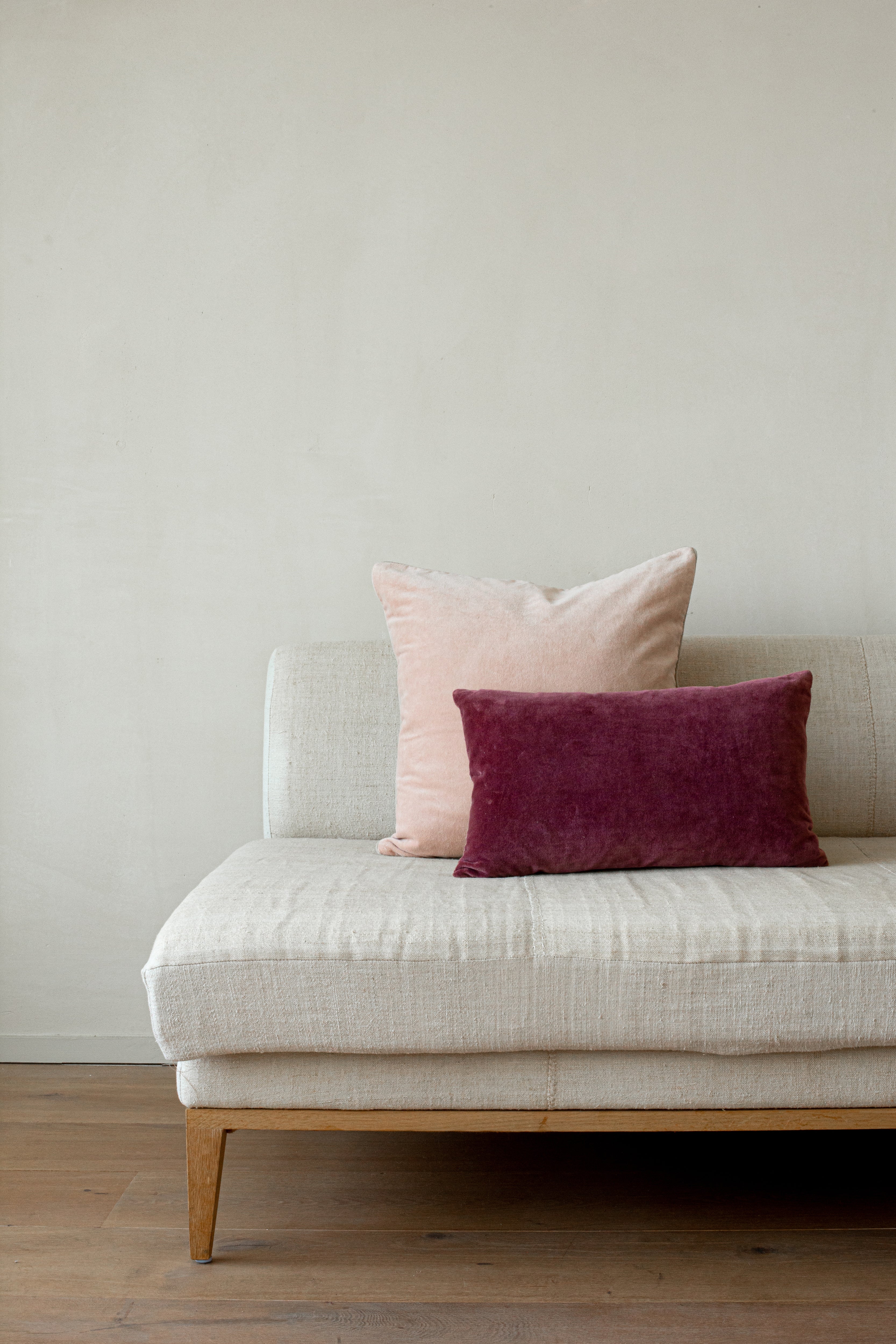 Unari Velvet Cushion | Shell Pink