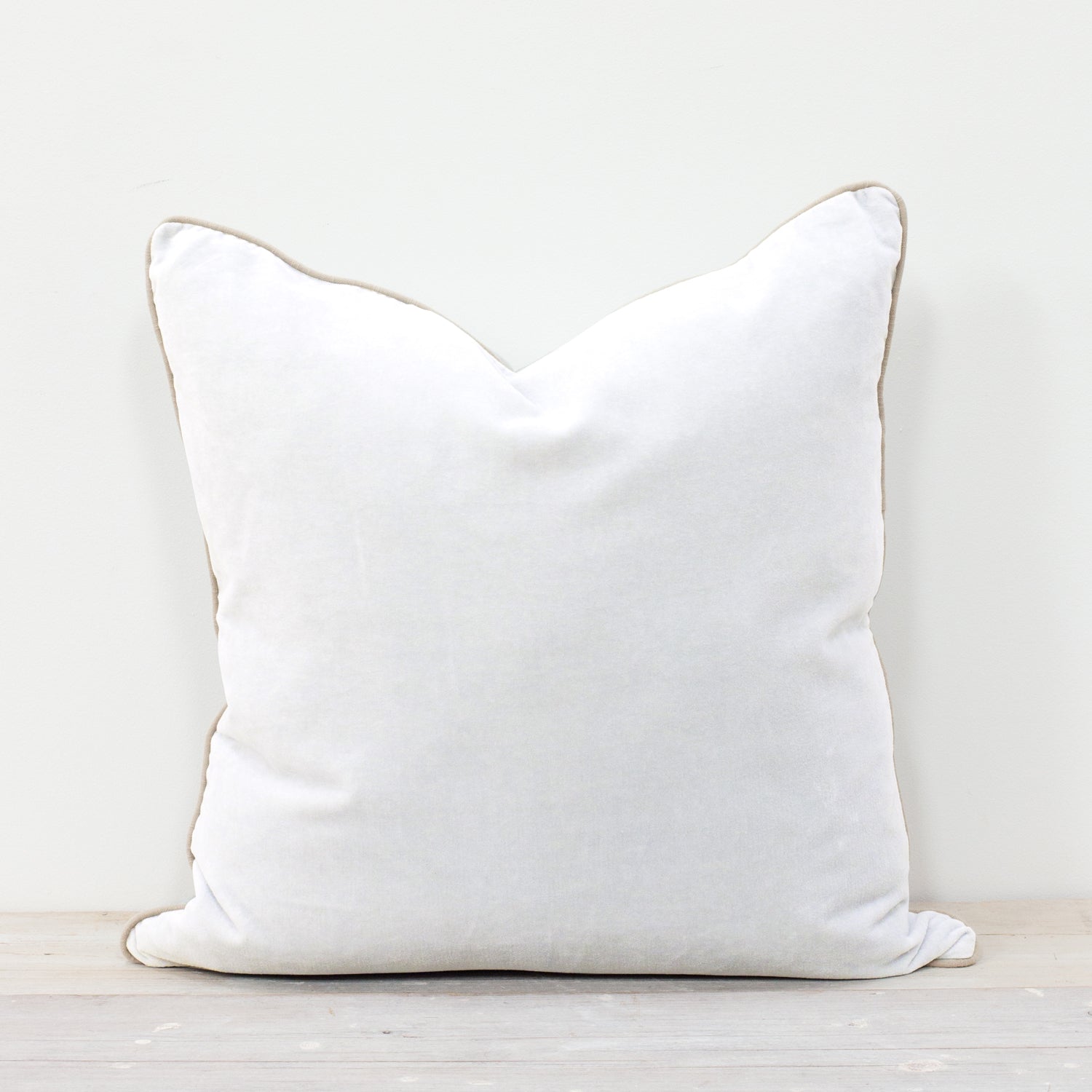 Unari Velvet Cushion | Chalk